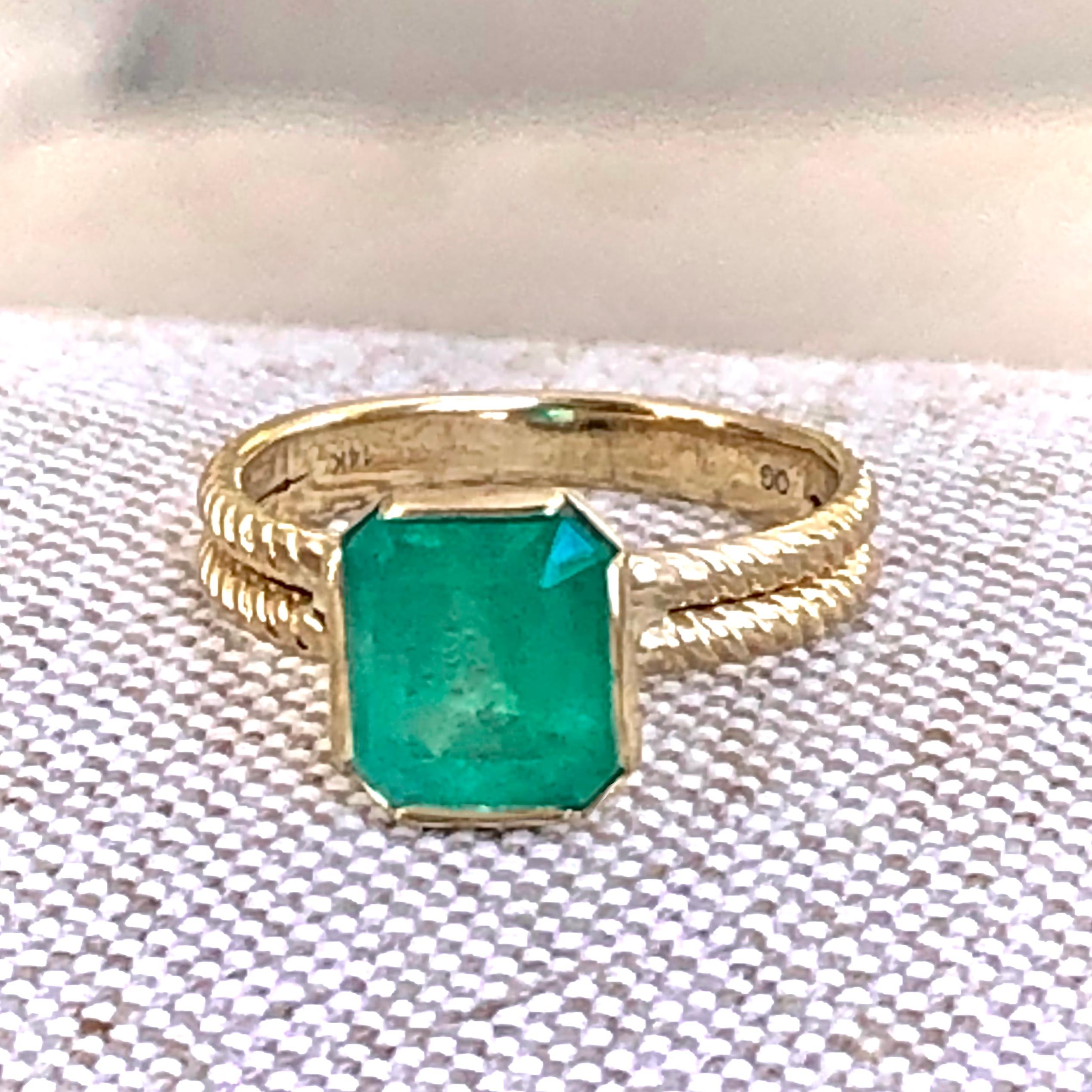 2.4 Carat Vintage Natural Emerald Solitaire Ring 14 Karat 3