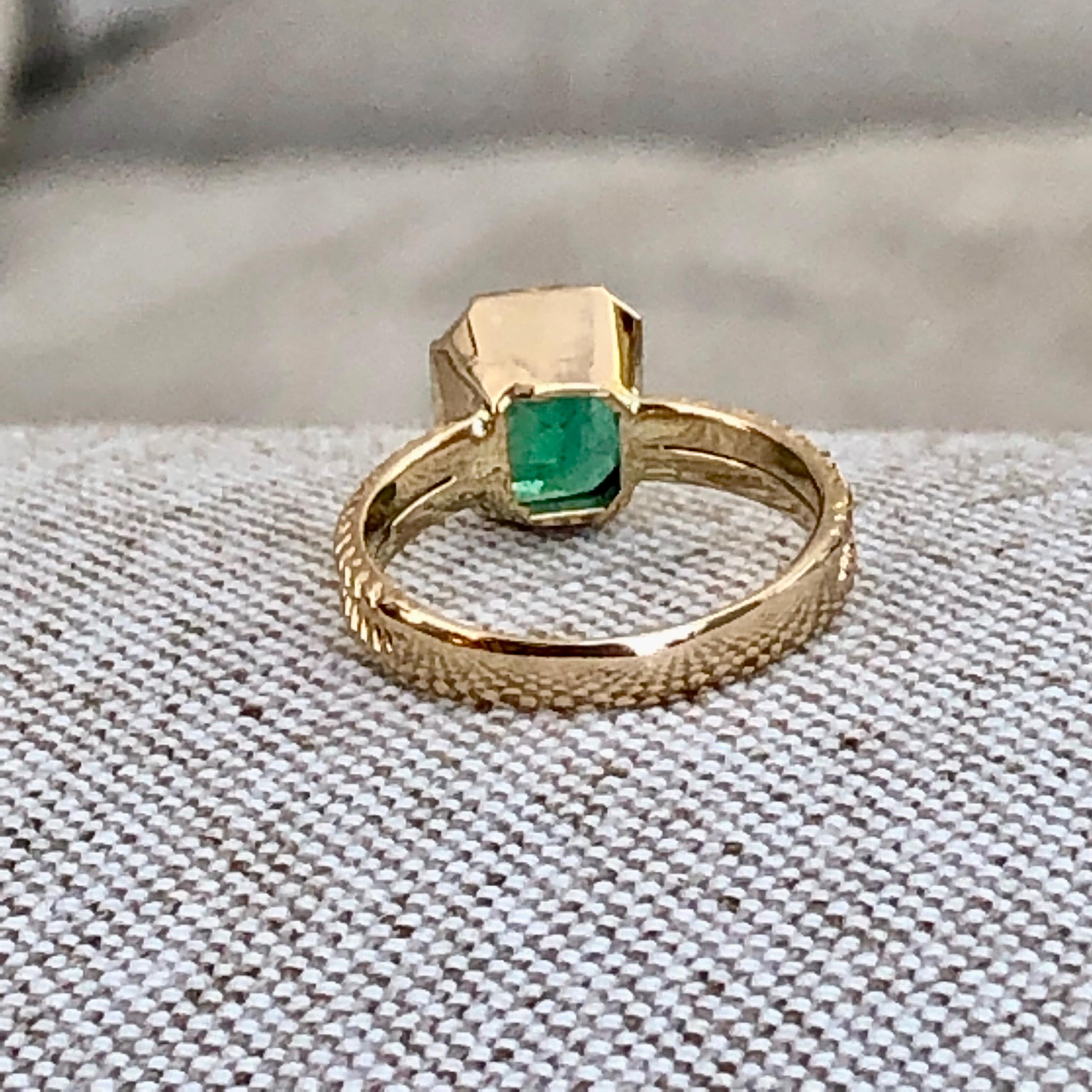 2.4 Carat Vintage Natural Emerald Solitaire Ring 14 Karat 4