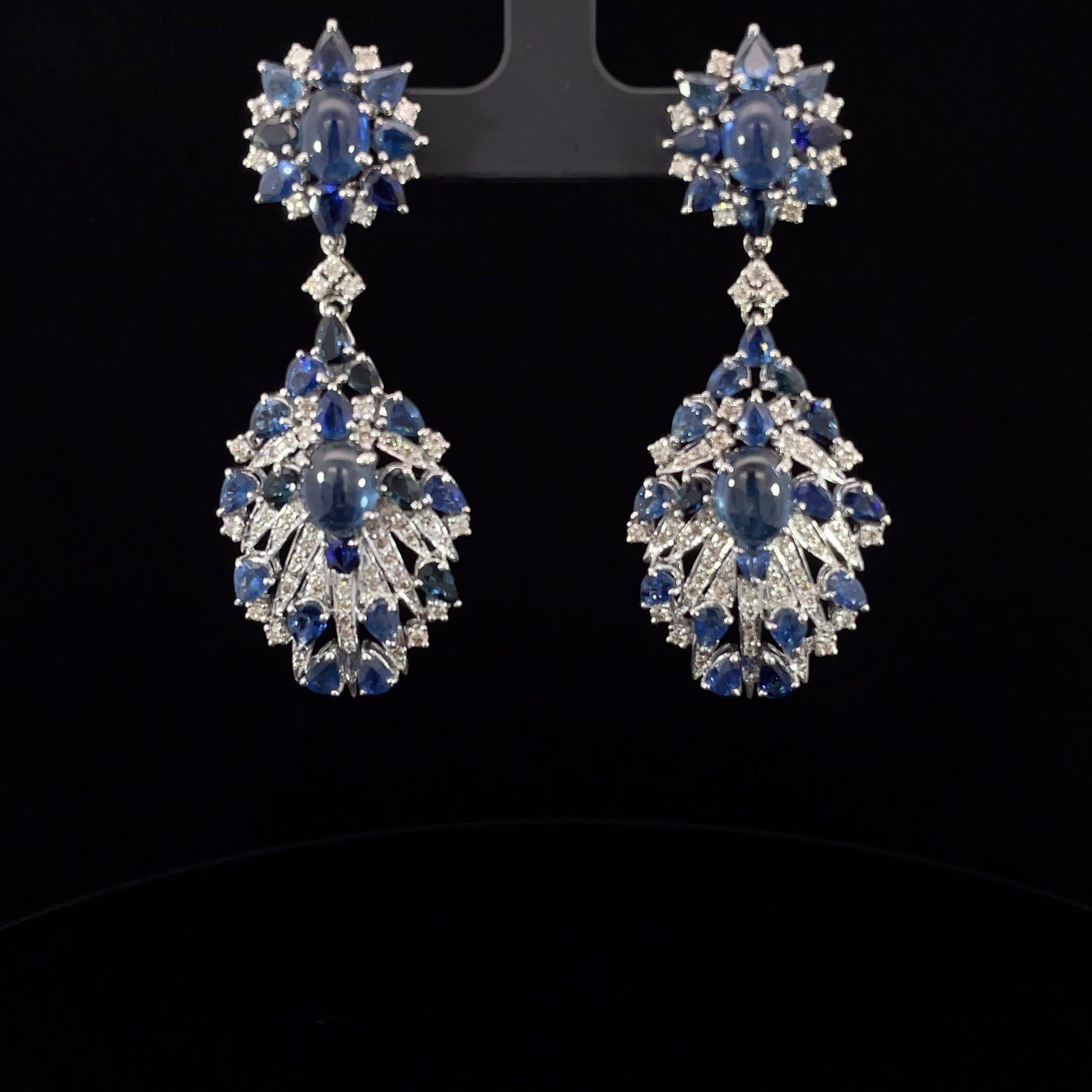 24 Carats Natural Blue Sapphire and 4 Carats Diamond Drop 18K Gold Earrings For Sale 2
