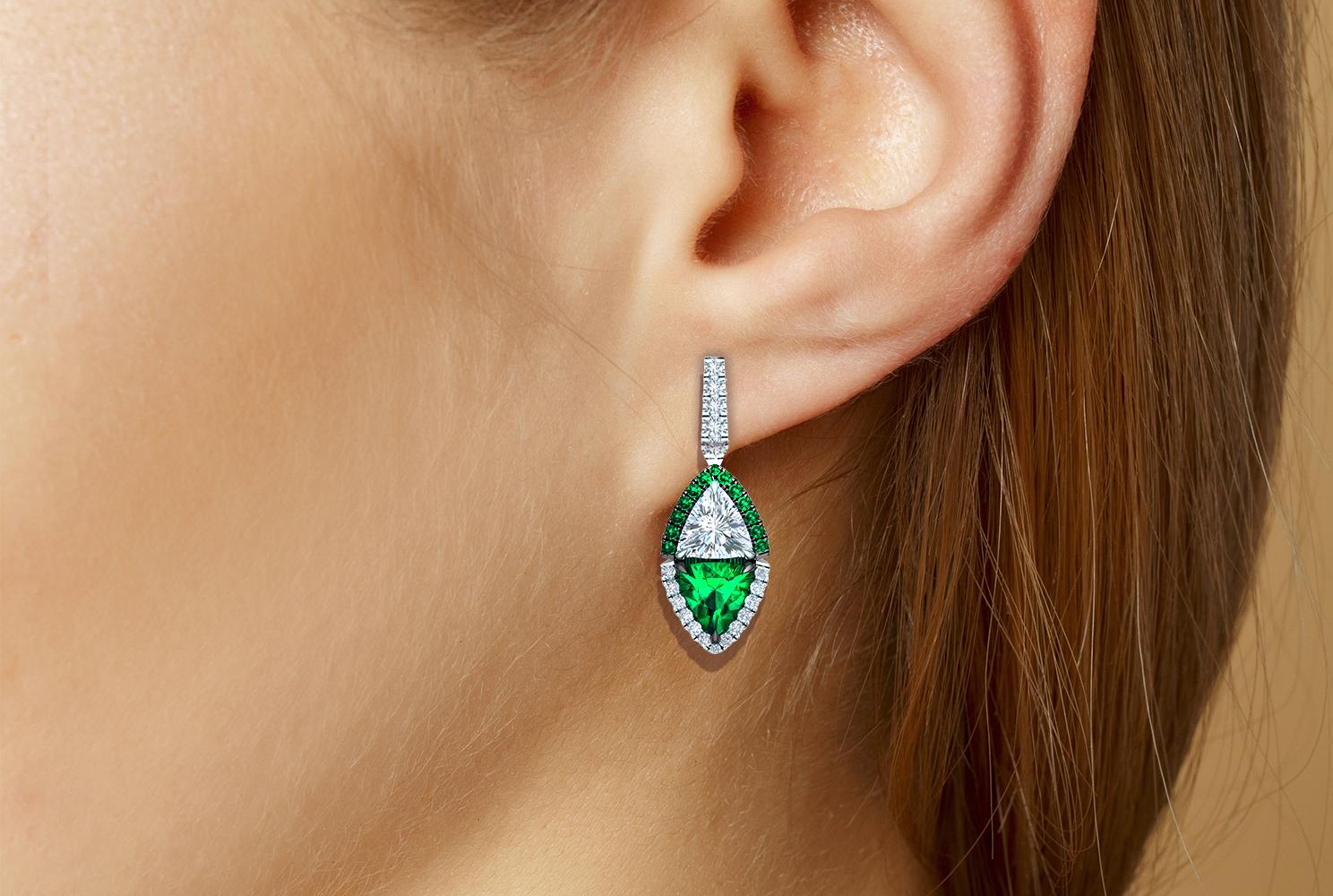 Modern 2.4 Carat Emerald and Diamond Drop Earrings For Sale