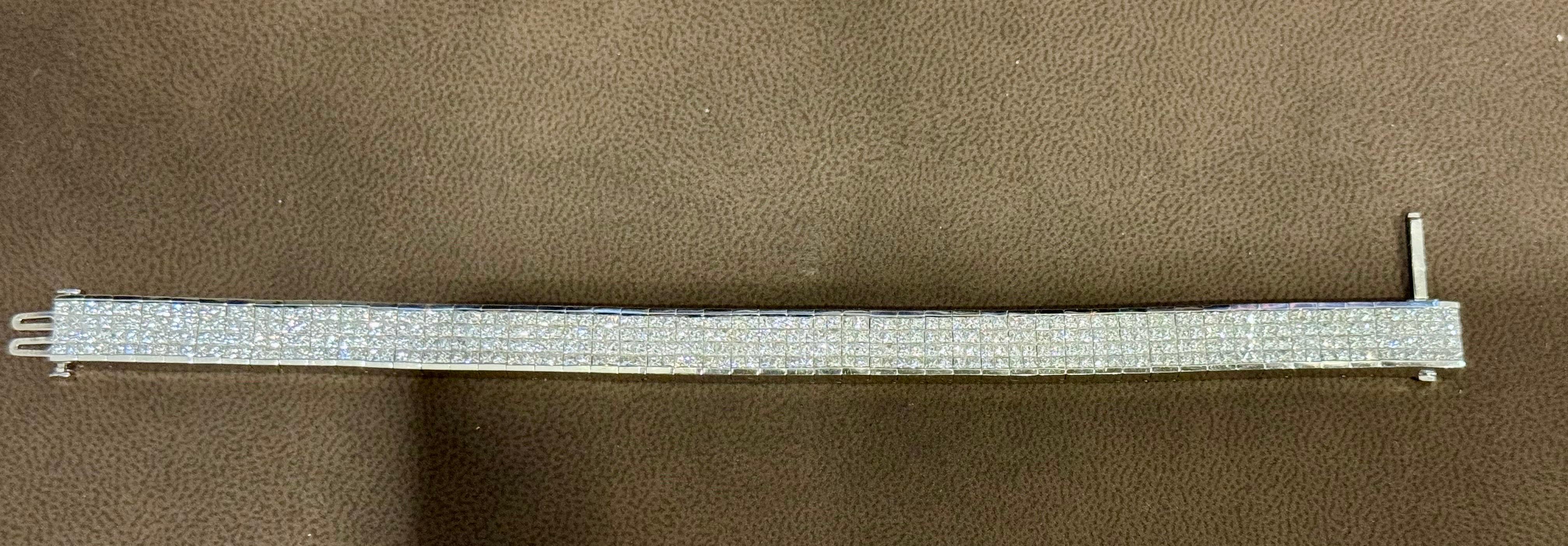 24 Karat Vierreihiges Tennisarmband aus 18 Karat Weißgold mit Diamanten im Prinzessinnenschliff 7.3