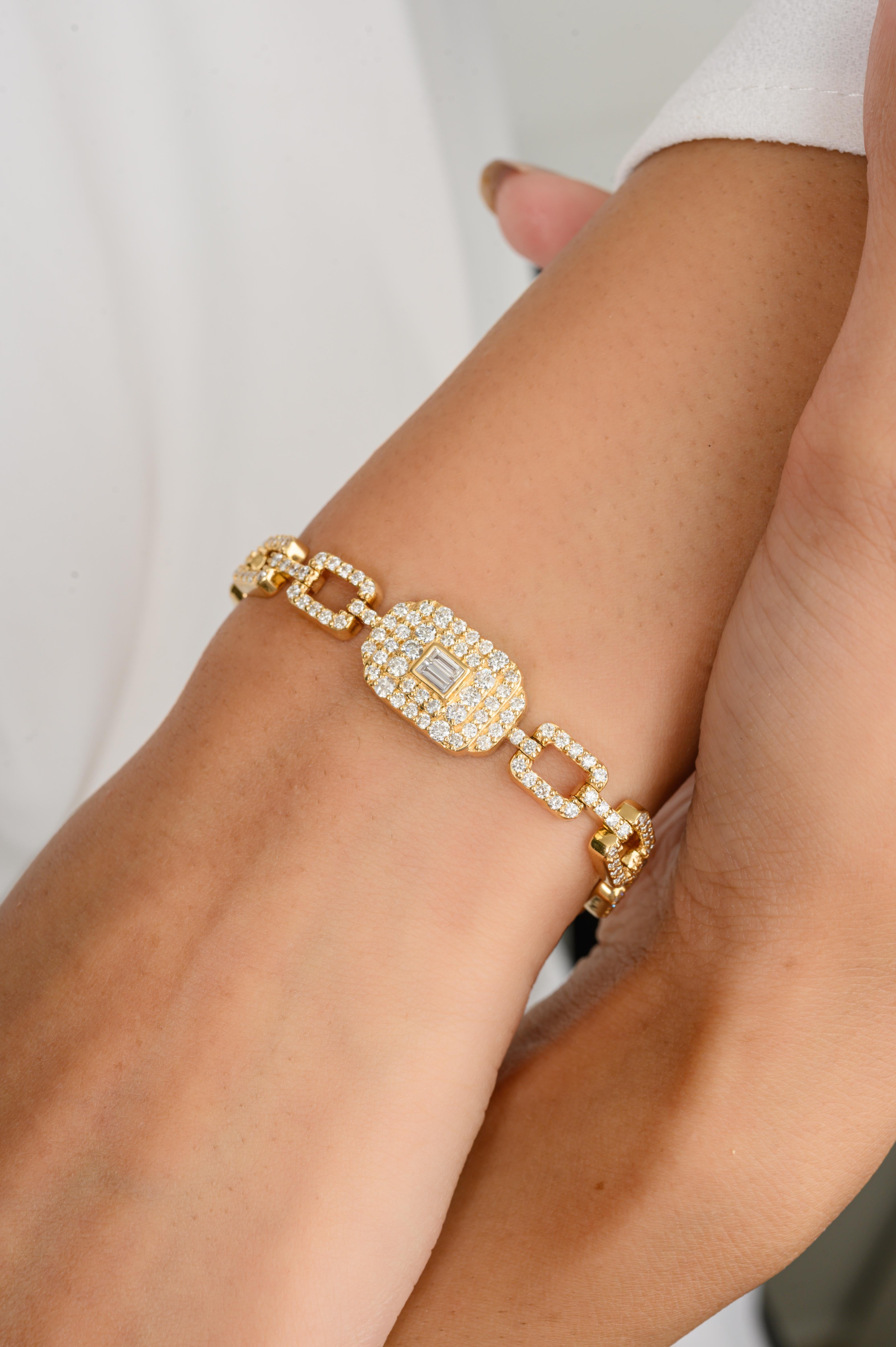 2.4 CTW Estate Diamond Wedding Bracelet for Women in 18k Solid Yellow Gold For Sale 1