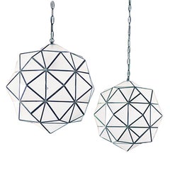 Pendentif Rombus en verre de 24", verre au lait avec Patina Silver, The Collective