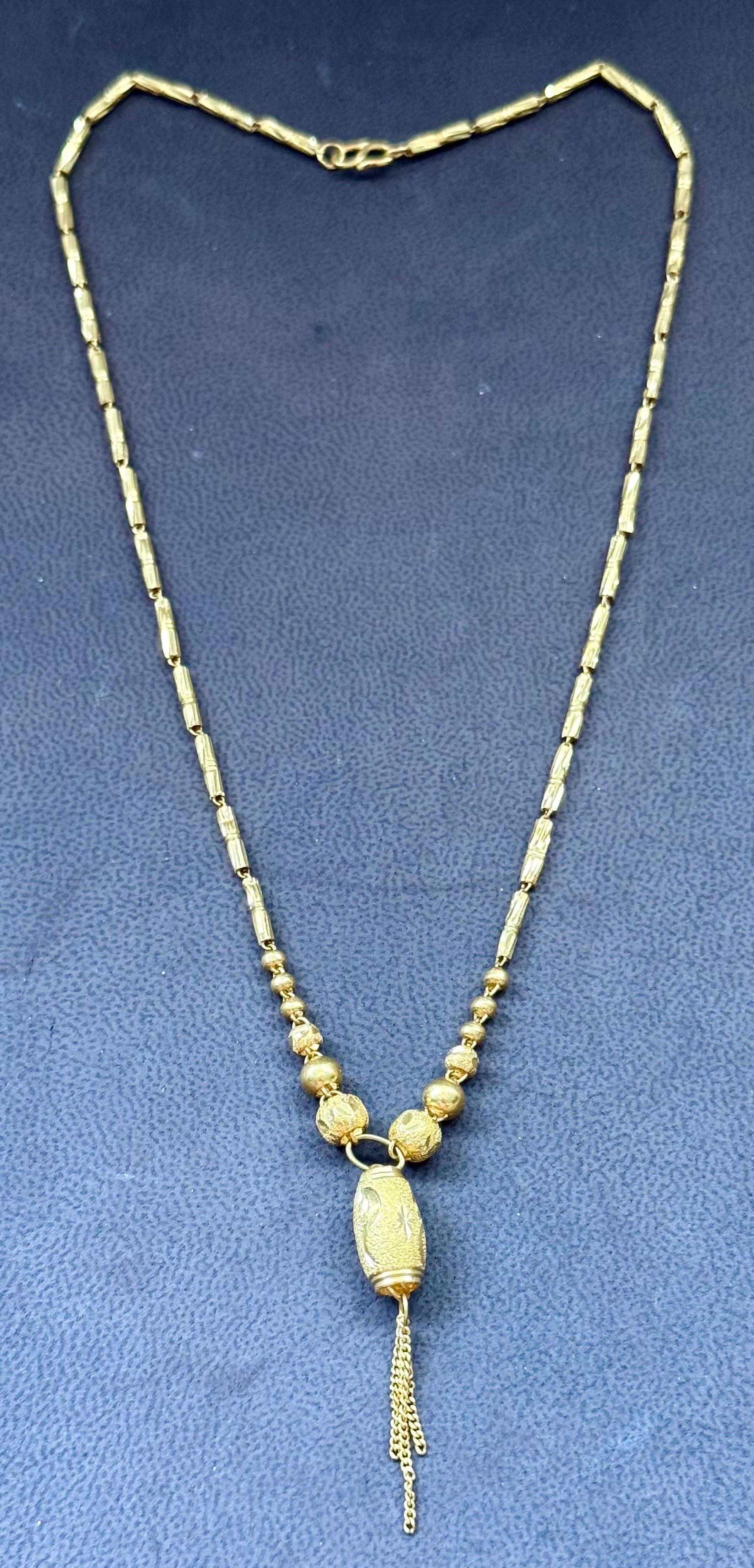 24 Karat Pure Gold Hand Made Yellow Gold Tube Chain Necklace, 9.7 Gm, 16 Inch chain + Pendant
Simple Tube Chain  design , A rare pure gold Necklace
Weight of the Necklace  is 9.7 Grams . 
Stamped 9999
S shape hook
2.0 mm Wide  chain
Chain is