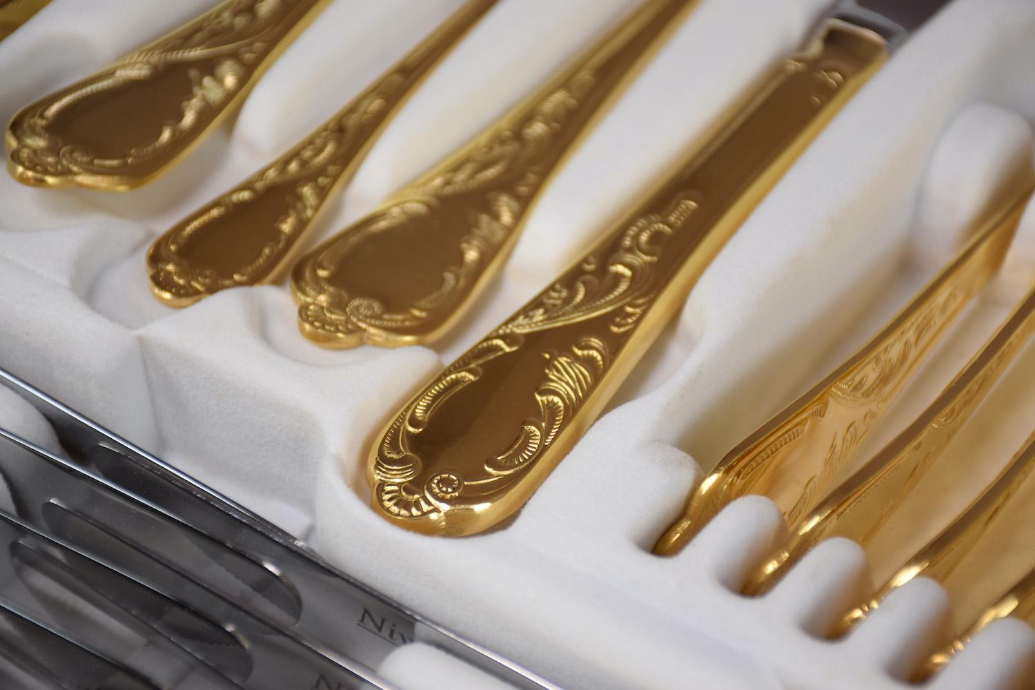 24 Karat 11 Pers, Flatware Cutlery Set by Nivella Solingen 5