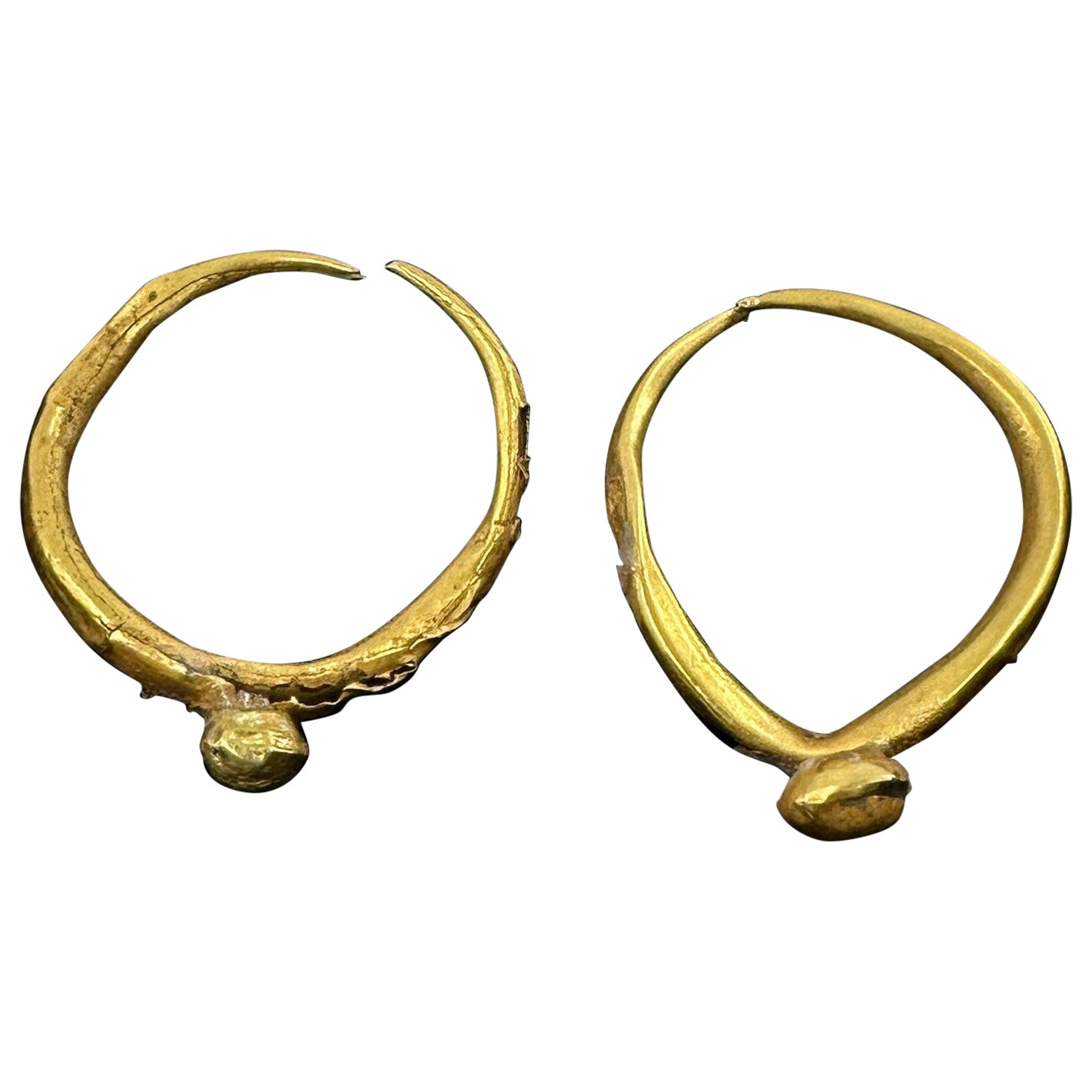 24 Karat Gold Ancient Roman Hoop Earrings 2000 Years Old 2nd-4th Century 1.25" (Boucles d
oreilles romaines antiques en or 24 carats)
