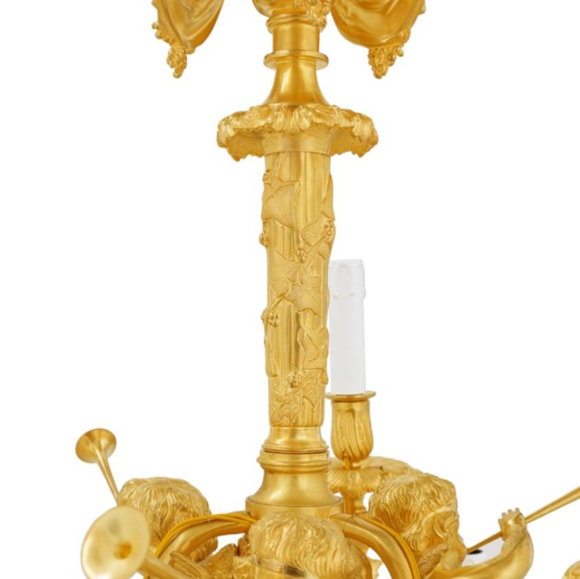 Luigi XVI Lampadario in ottone placcato oro 24 carati in vendita