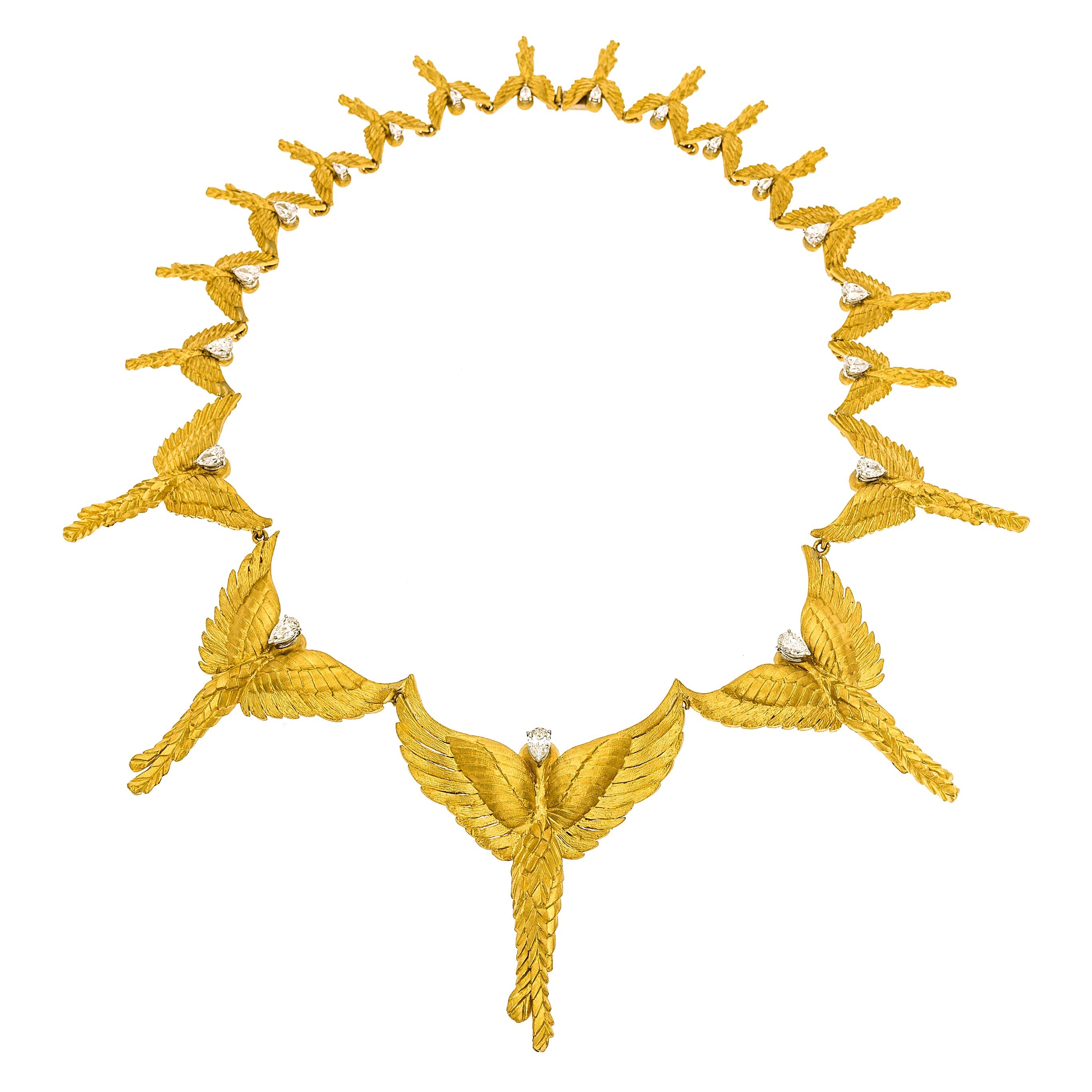 24 Karat Gold Zuckerman Birds Necklace with 5.19 Carat Pear Shape White Diamond For Sale