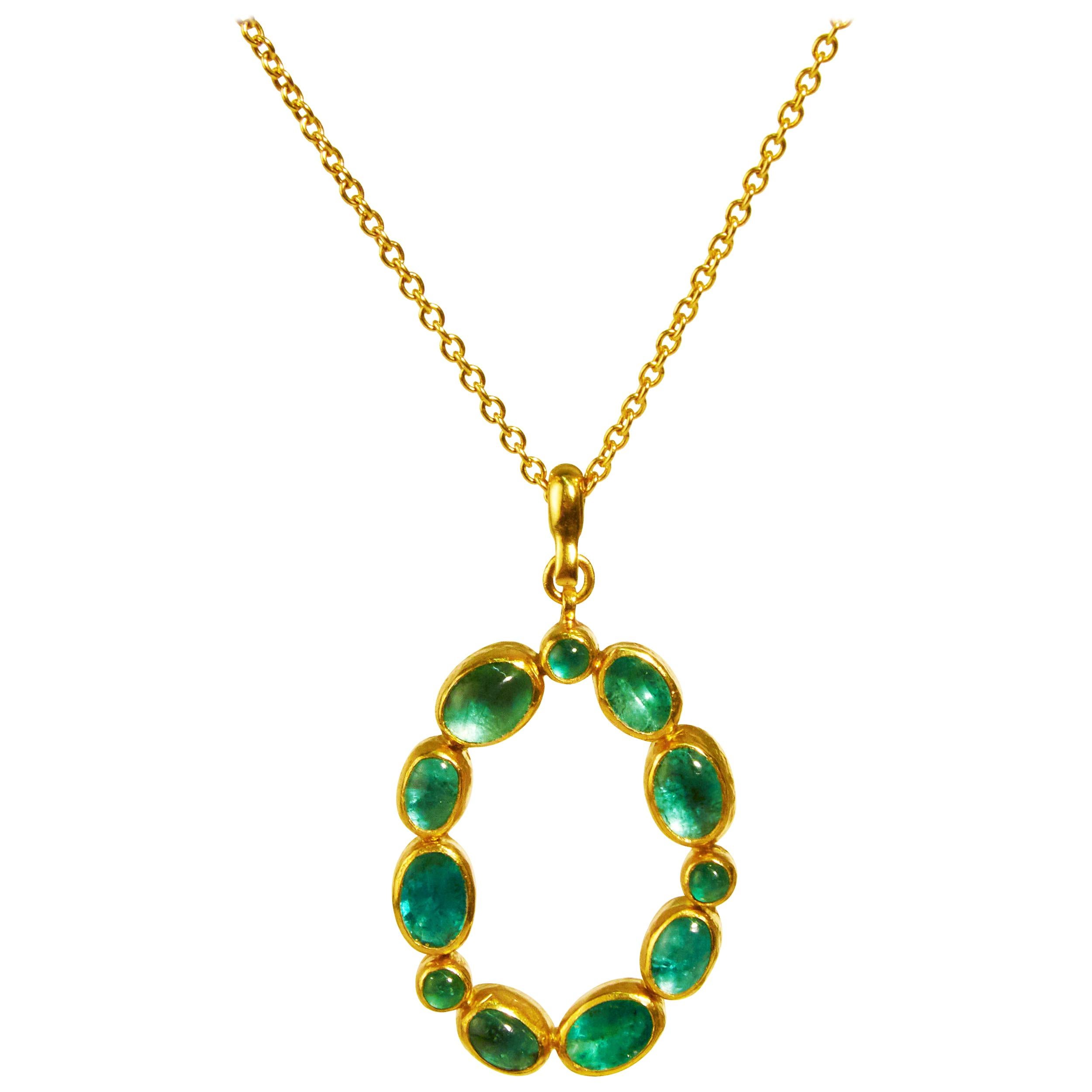 GURHAN 24 Karat Hammered Yellow Gold Open Oval Emerald Pendant Necklace