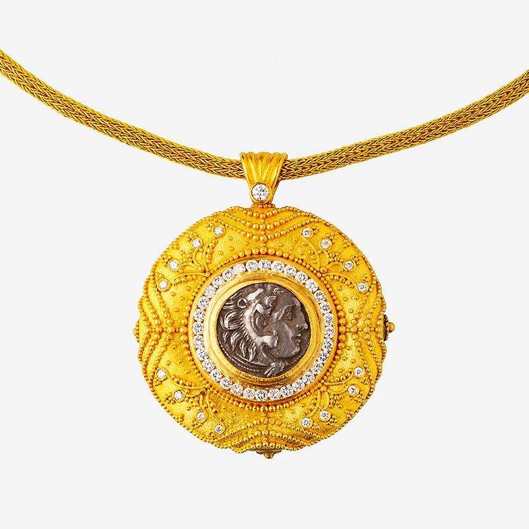 24 Karat Handcrafted Tapered Granulated Coin Necklace Adorned with Diamonds In New Condition For Sale In Istanbul, Fatih