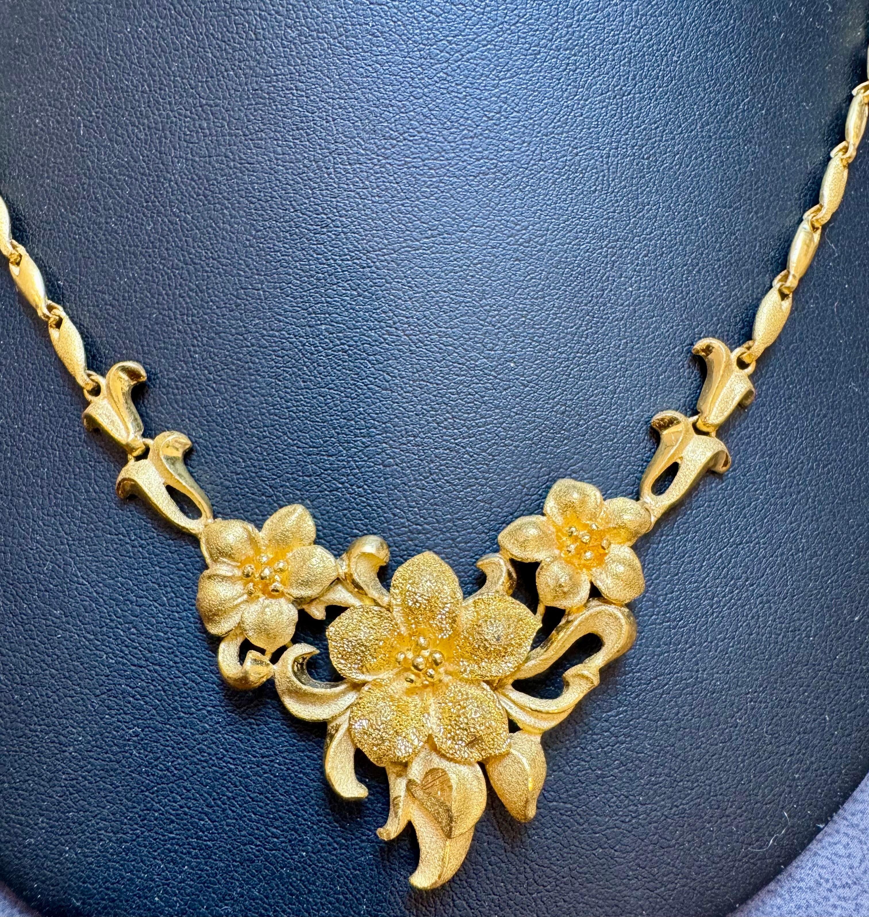 Collar Flor de Oro Puro de 24 Kilates Hand Made Solid, 37 Gm, 18 Pulgadas en venta 1