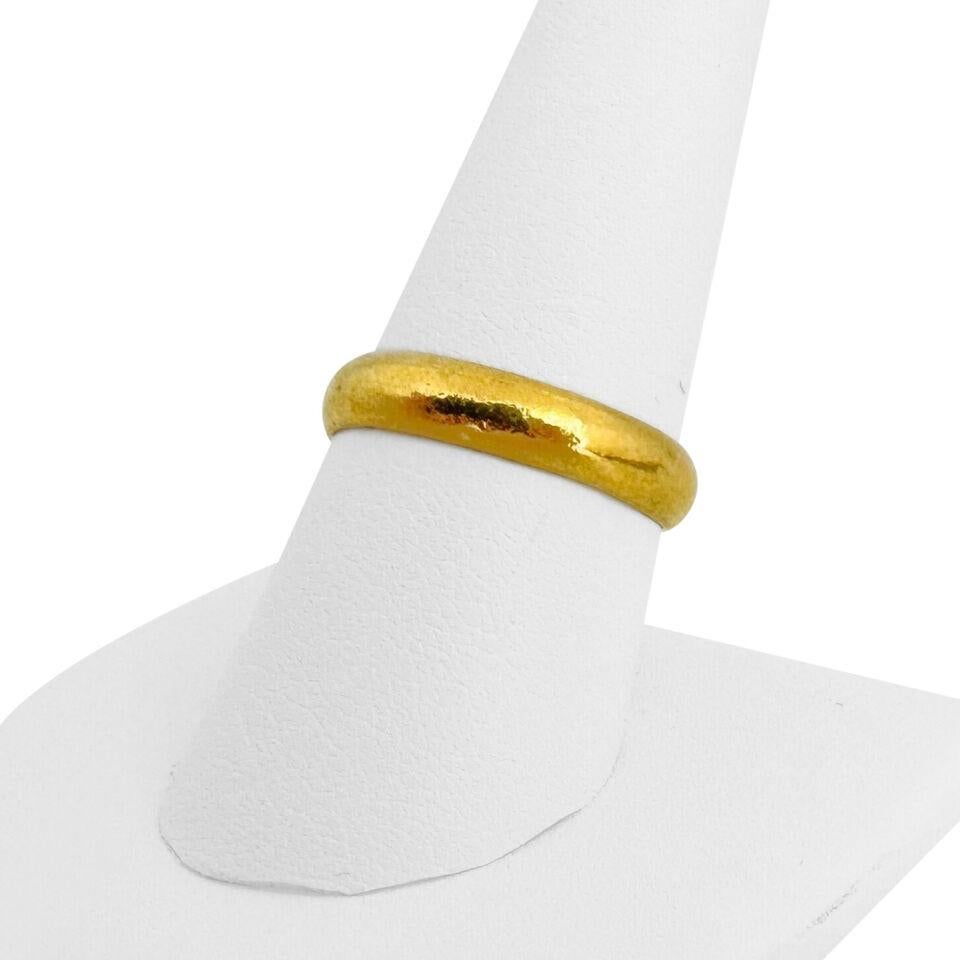 24k Pure Yellow Gold 7.7g Solid Polished 4.5mm Wrapped Band Ring

Condition:  Excellent Condition, Professionally Cleaned and Polished
Metal:  24k Gold (Marked, and Professionally Tested)
Weight:  7.7g
Width:  4.5mm
Size:  Adjustable