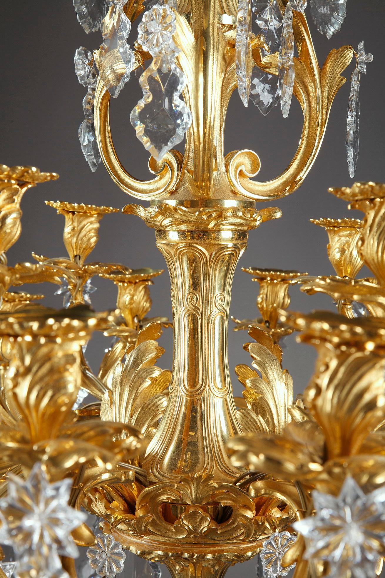 24-Light Chandelier in Louis XV Style In Good Condition In Paris, FR