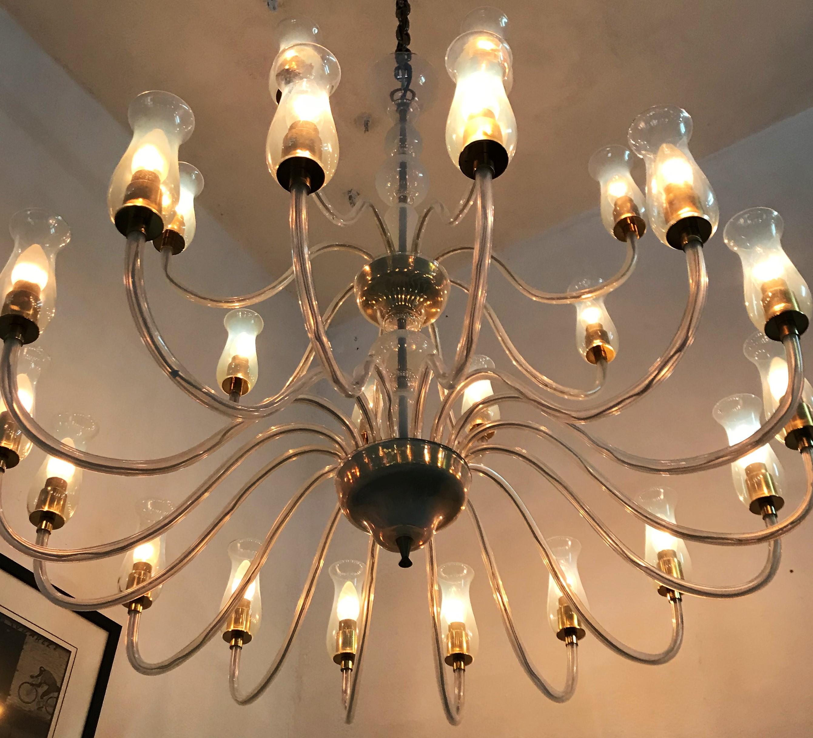 24-Light Mid Century Modern Chandelier by Cenedese in Murano Glass, circa 1970 For Sale 5