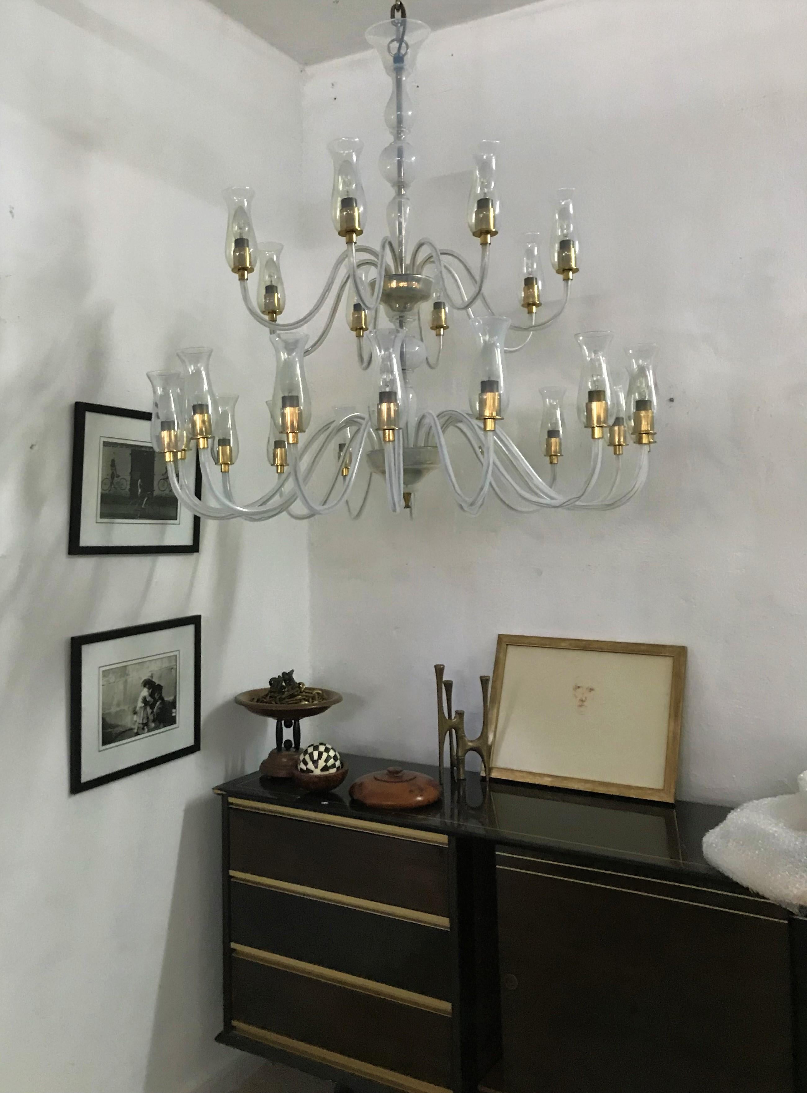 24-Light Mid Century Modern Chandelier by Cenedese in Murano Glass, circa 1970 In Good Condition For Sale In Merida, Yucatan