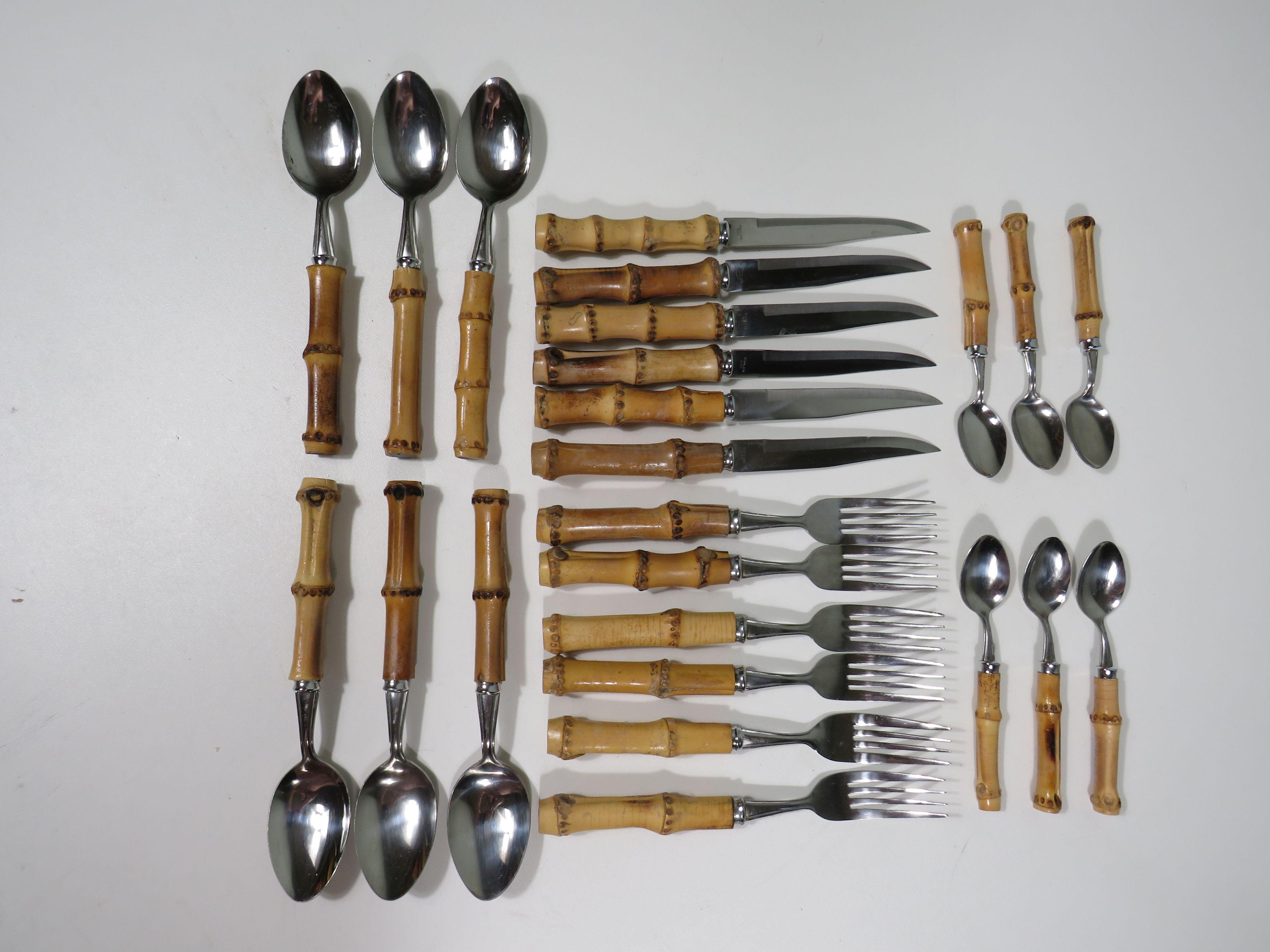 A touch of nature on the table.
This vintage 24-piece flatware/cutlery set for 6 people adds natural warmth to your dining table. The sturdy stainless steel knives, forks and spoons are perfectly complemented by authentic bamboo handles. Ideal for