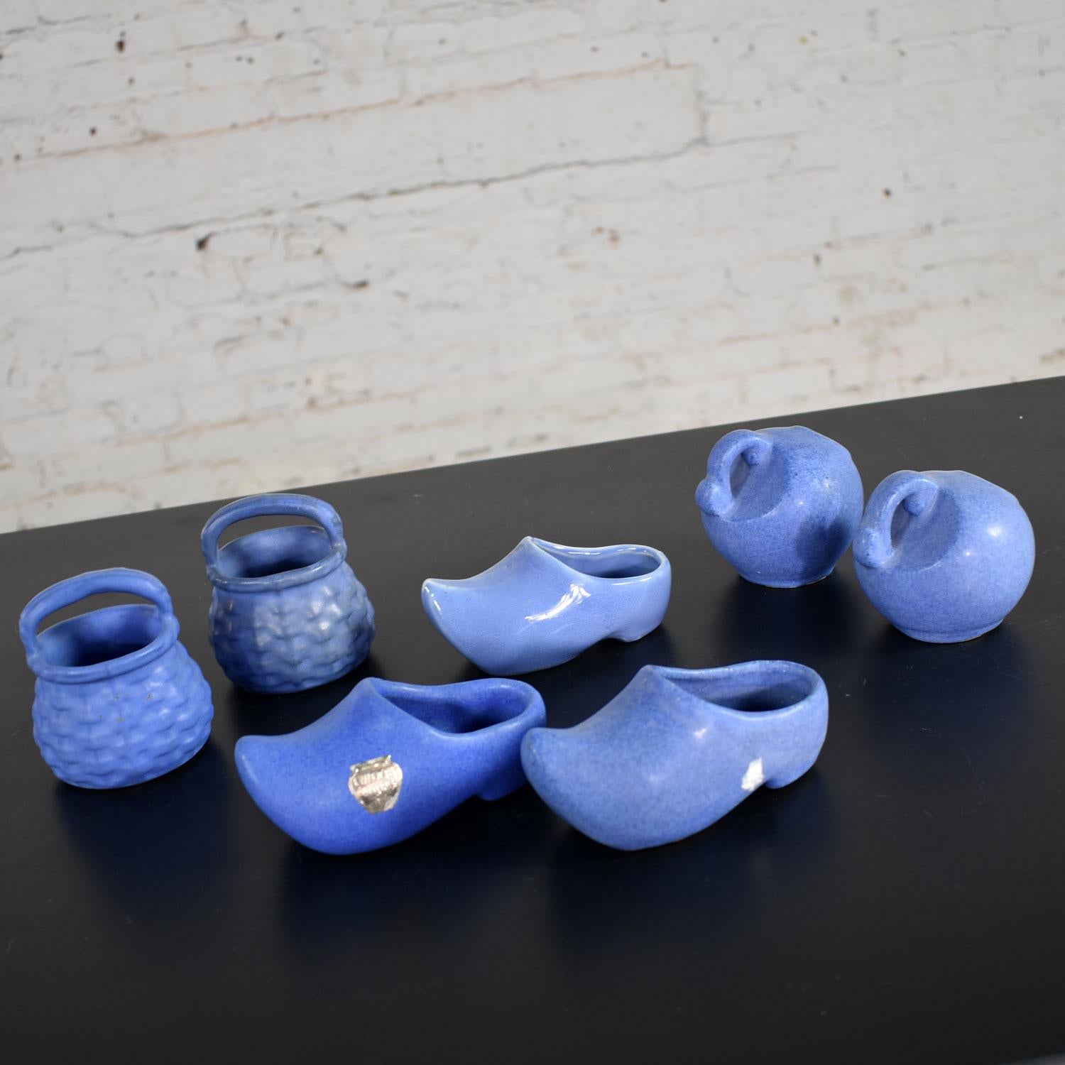 24-Piece Collection of Blue Niloak Midcentury Pottery In Good Condition For Sale In Topeka, KS