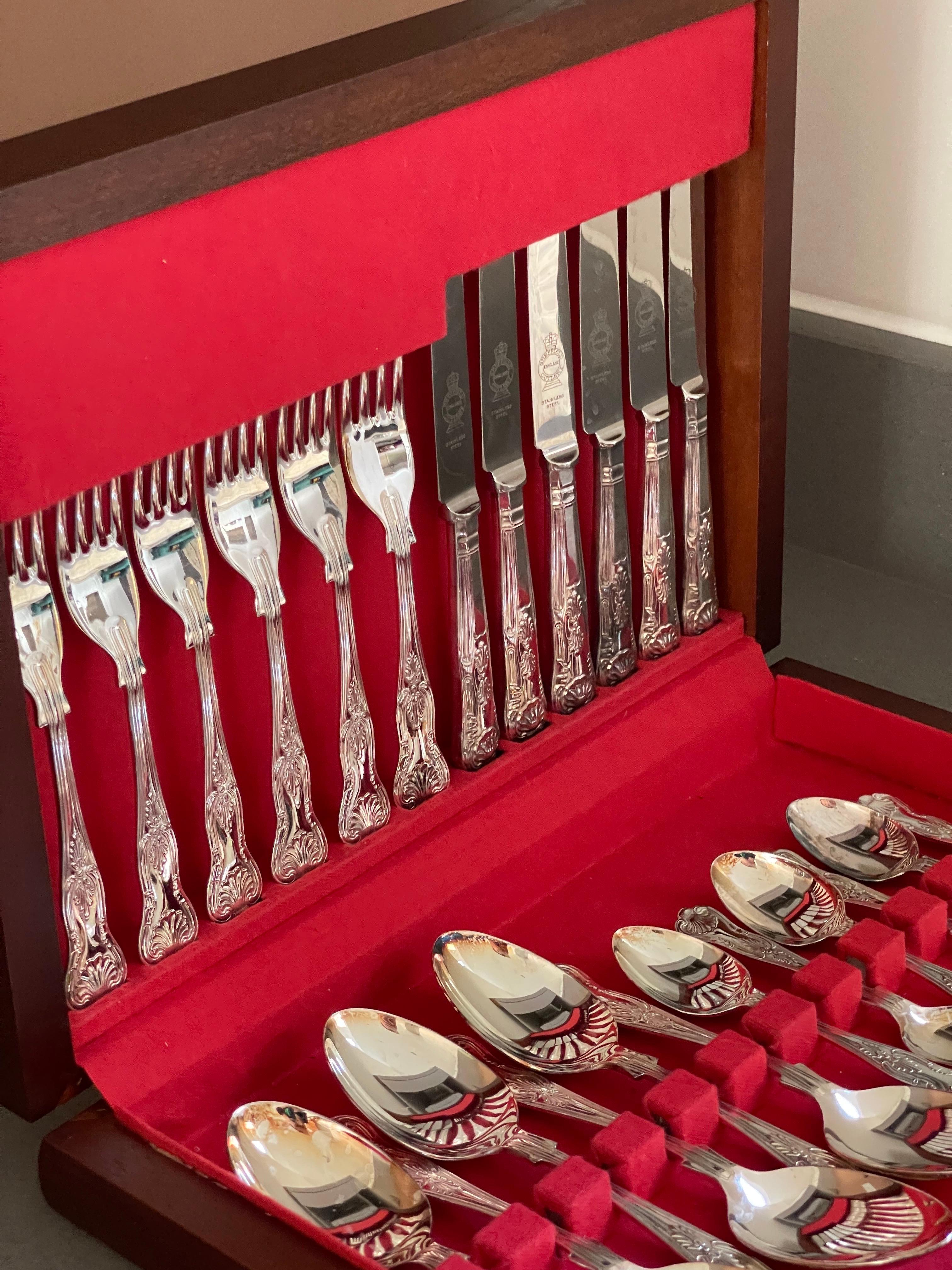 Cubertería de 24 piezas Juego de cuchara y tenedor plateados en caja de madera Tallado en venta