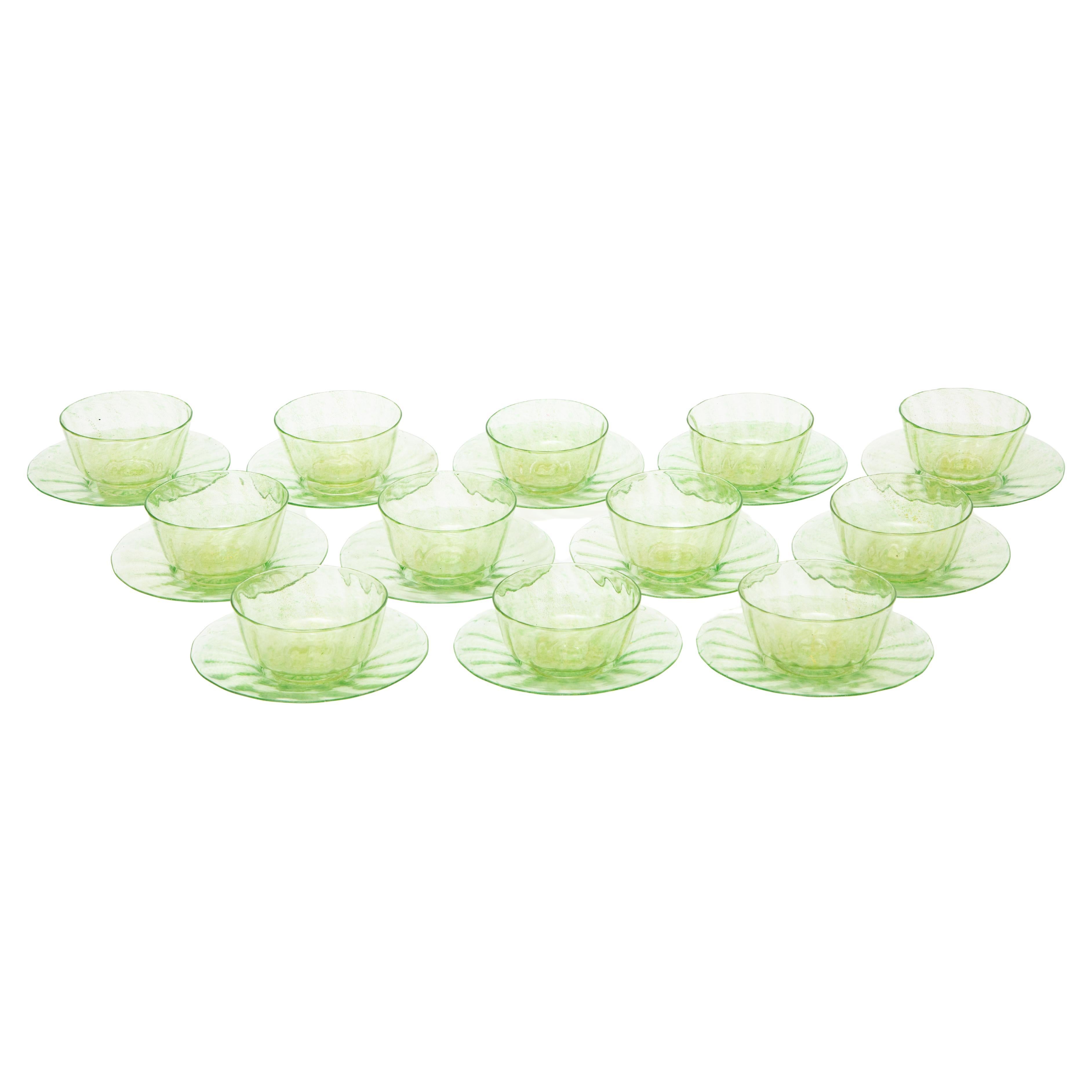 https://a.1stdibscdn.com/24-pieces-antique-venetian-glass-with-12-bowls-12-plates-salviati-circa-1920-for-sale/f_17272/f_332975121678838864622/f_33297512_1678838865949_bg_processed.jpg
