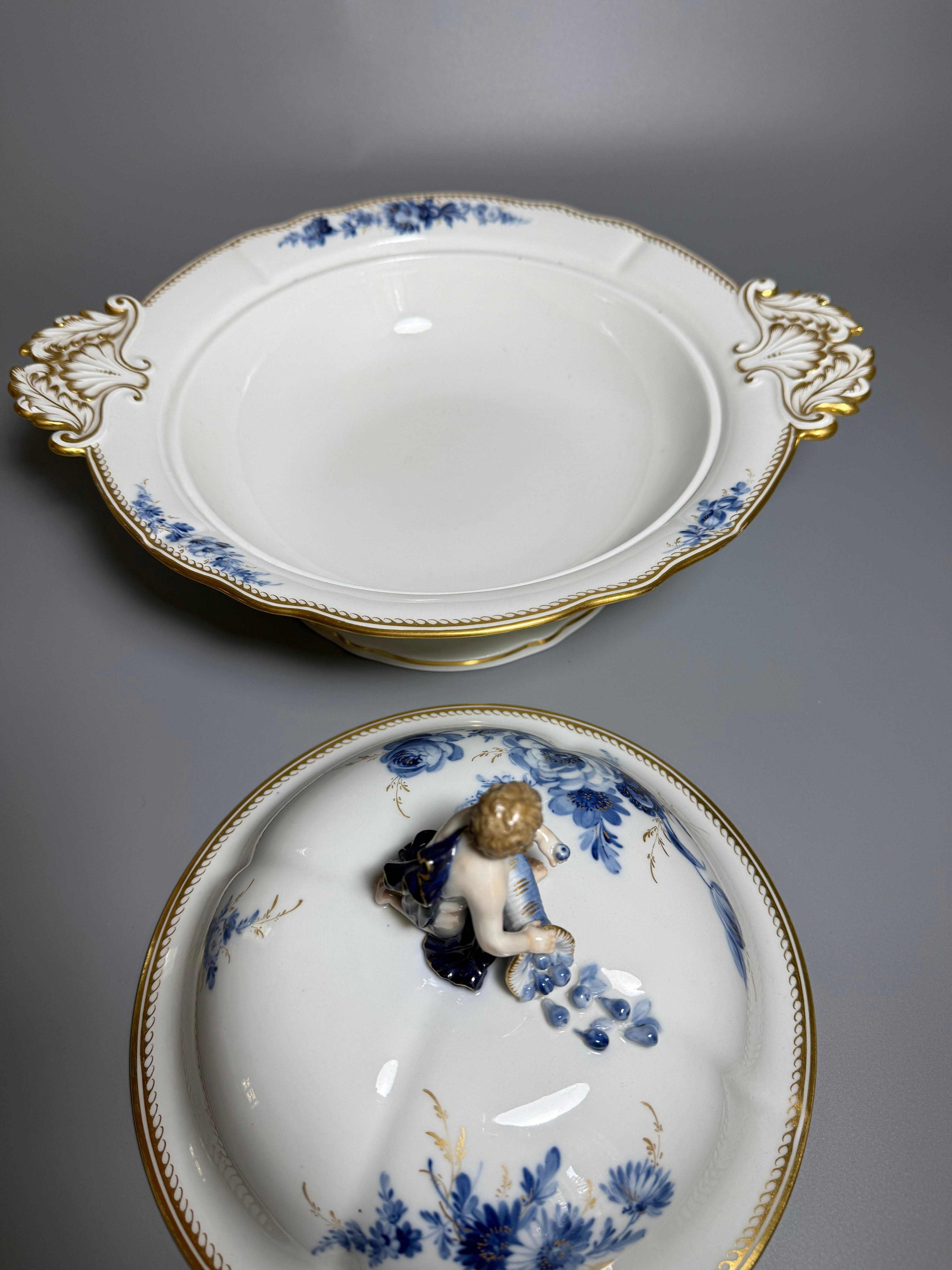 White Blue Porcelain Meissen Dinner service 24 pieces Blue Bouquet Germany 1940 im Angebot 3