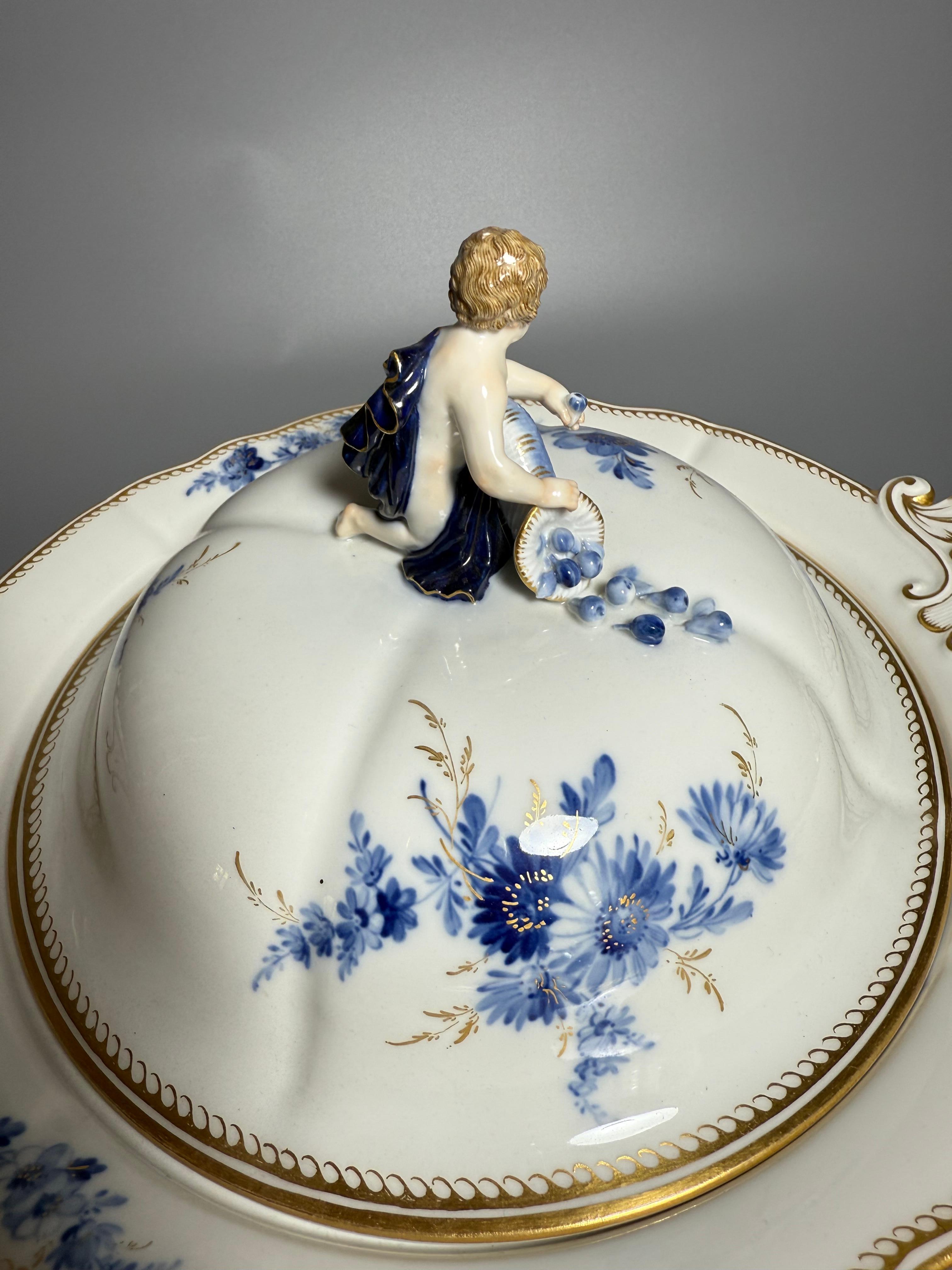 White Blue Porcelain Meissen Dinner service 24 pieces Blue Bouquet Germany 1940 im Angebot 13
