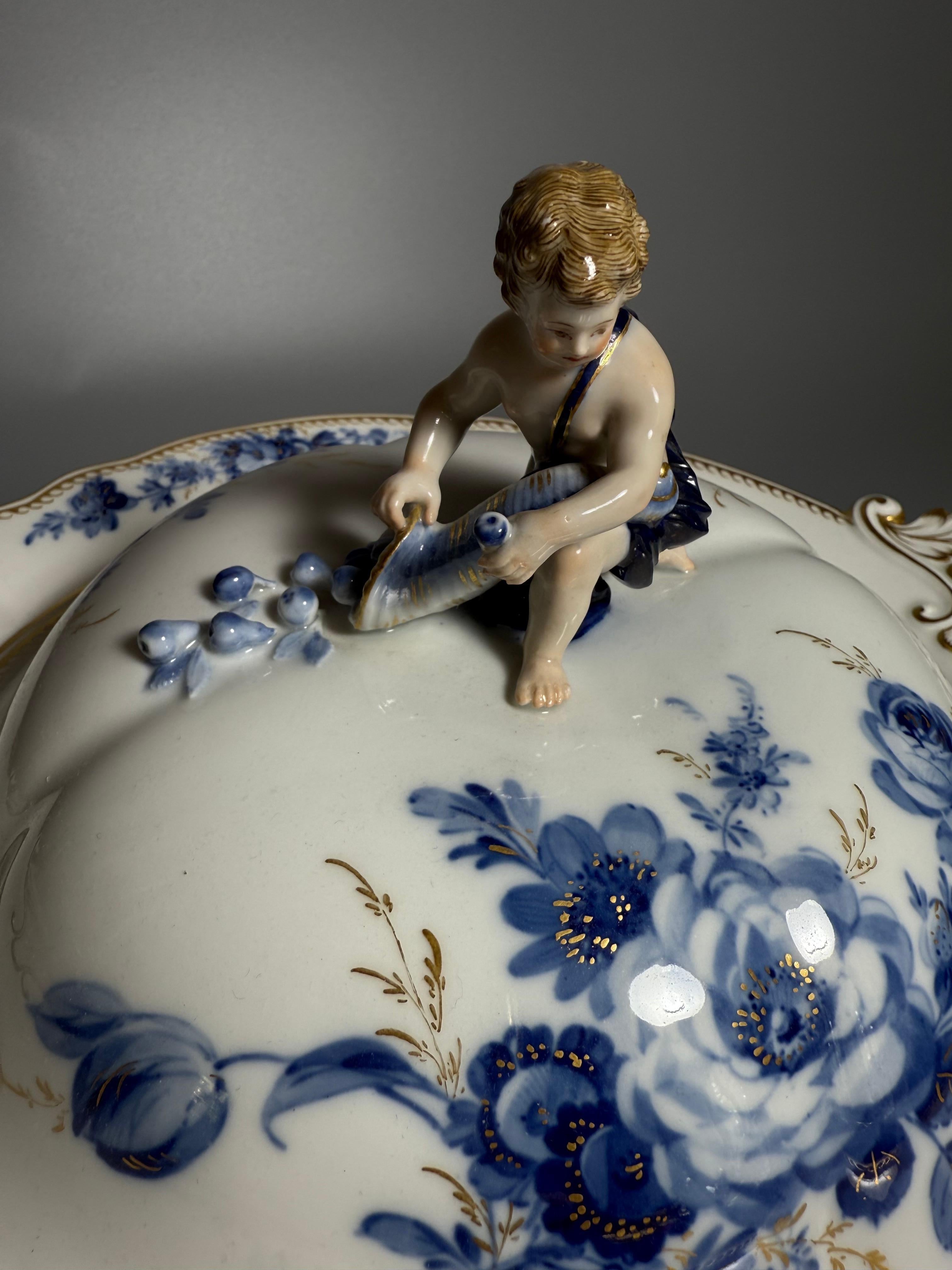 White Blue Porcelain Meissen Dinner service 24 pieces Blue Bouquet Germany 1940 im Angebot 2