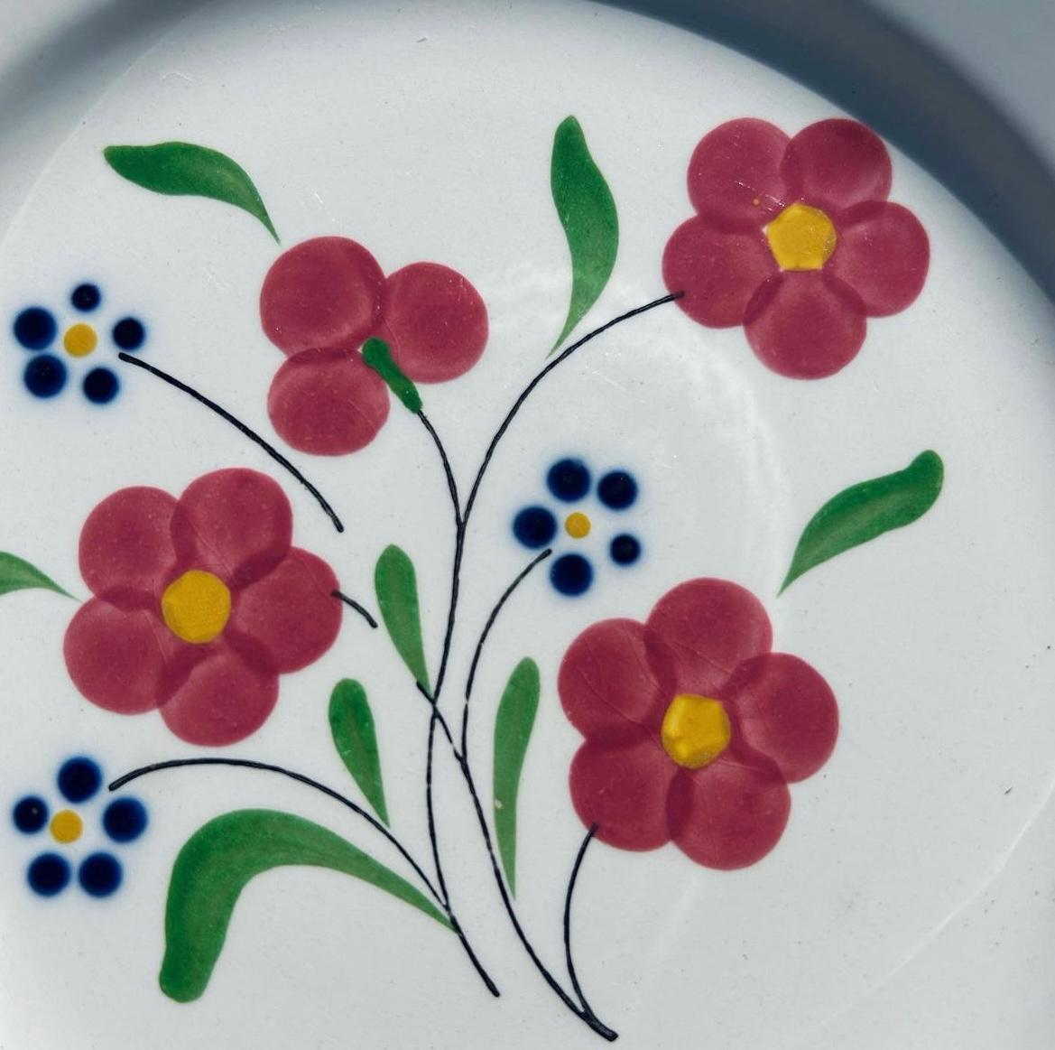 24 Piatti Rosemonde dipinti a mano da La Faïencerie Salins, inizi del XX secolo, Francia In condizioni ottime in vendita a Tourinnes-la-Grosse (Beauvechain), BE