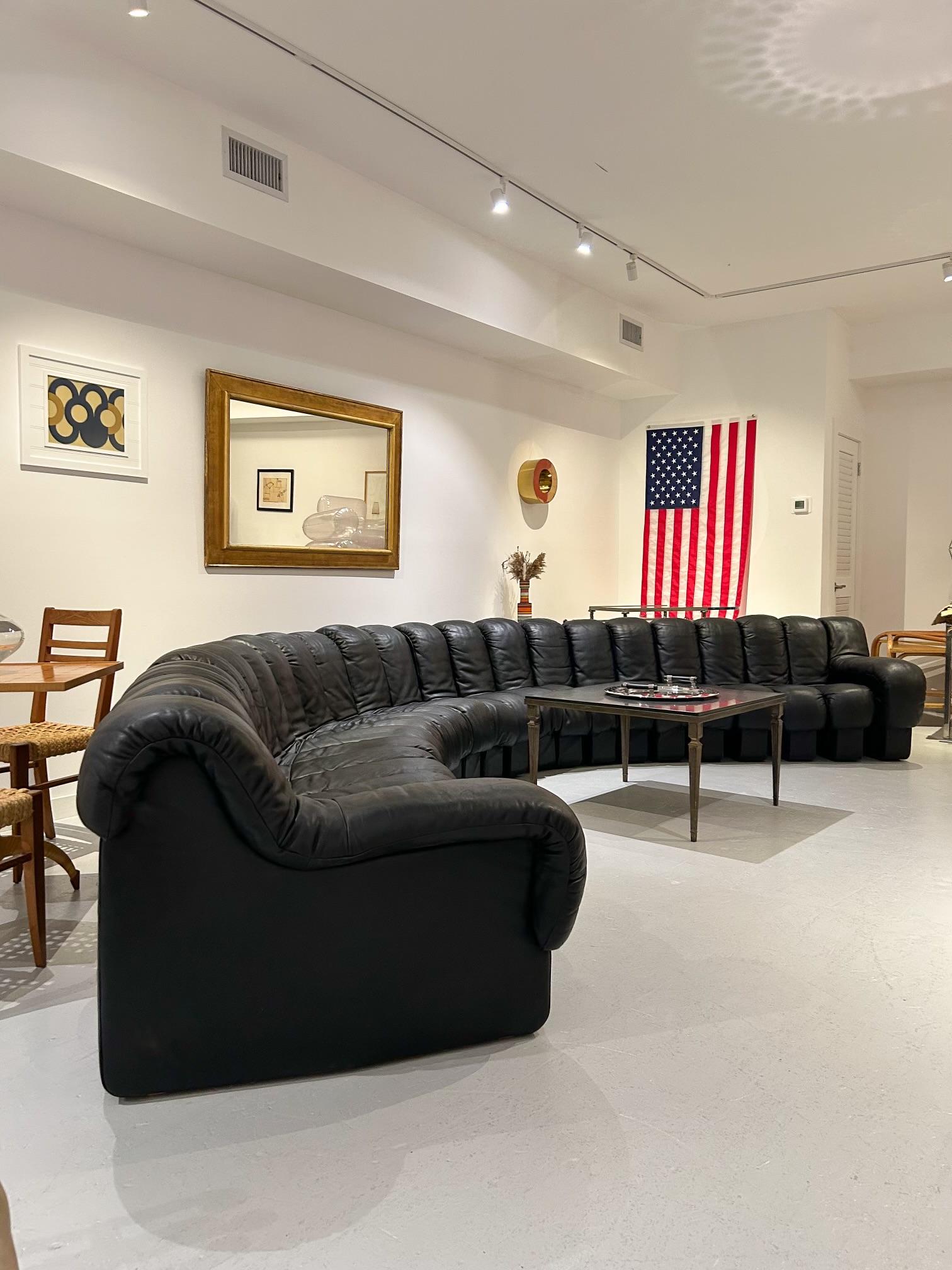 24 Segment Black Leather DS600 Non Stop Sofa by De Sede For Sale 12