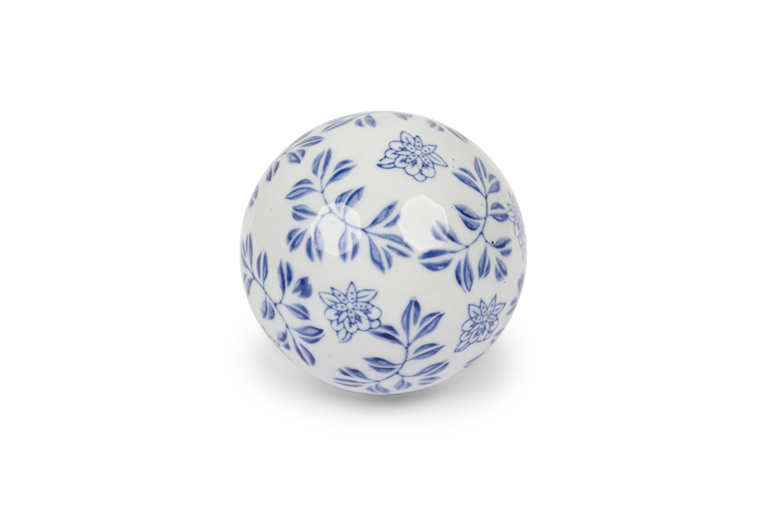 25 Vintage Chinese Style Blue and White Ceramic Decorative Balls For Sale 5