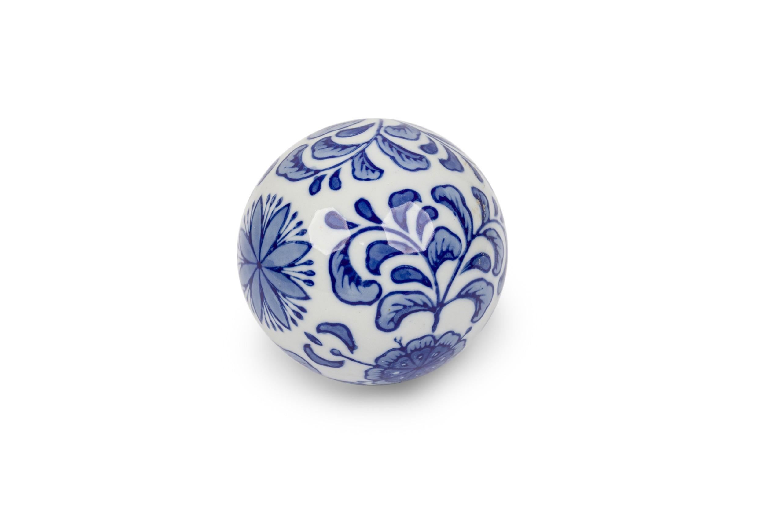 25 Vintage Chinese Style Blue and White Ceramic Decorative Balls For Sale 6