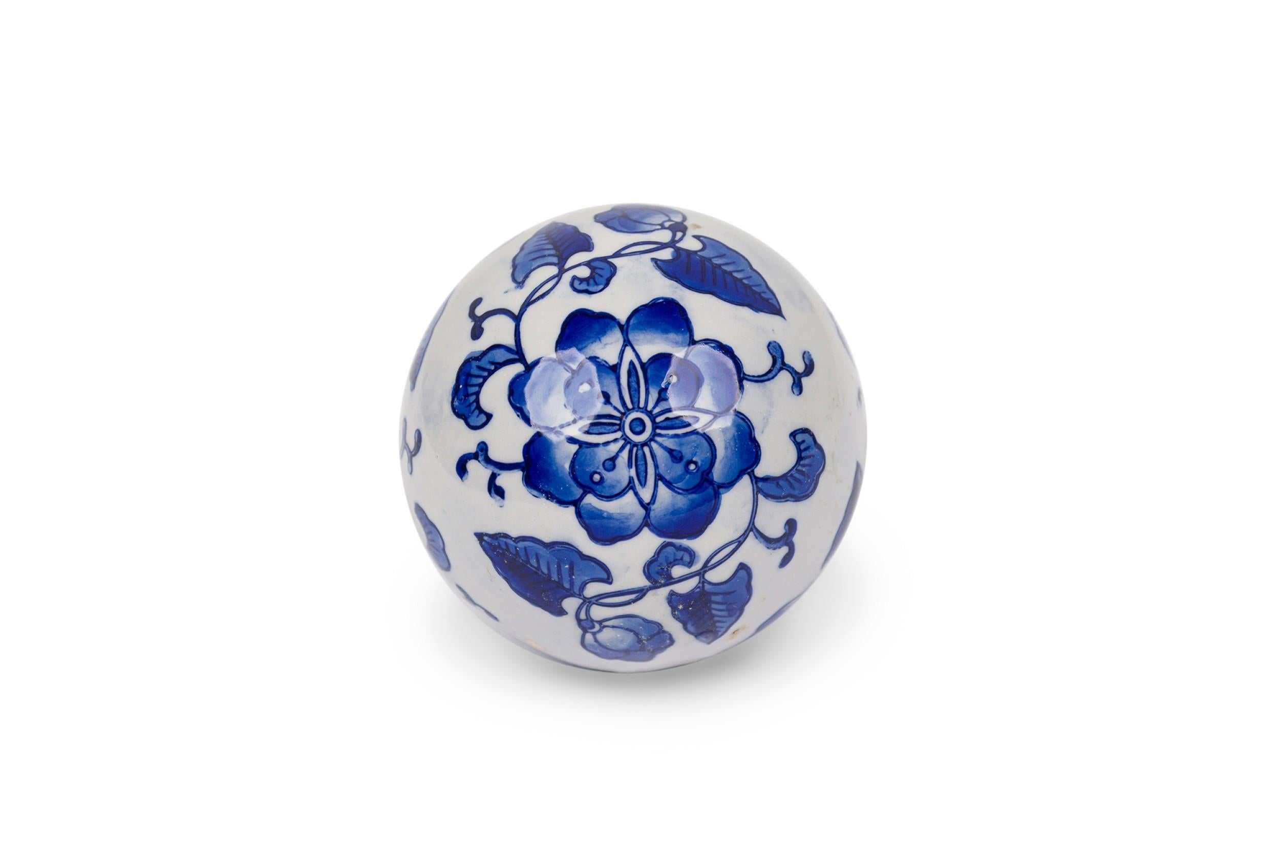 25 Vintage Chinese Style Blue and White Ceramic Decorative Balls For Sale 7