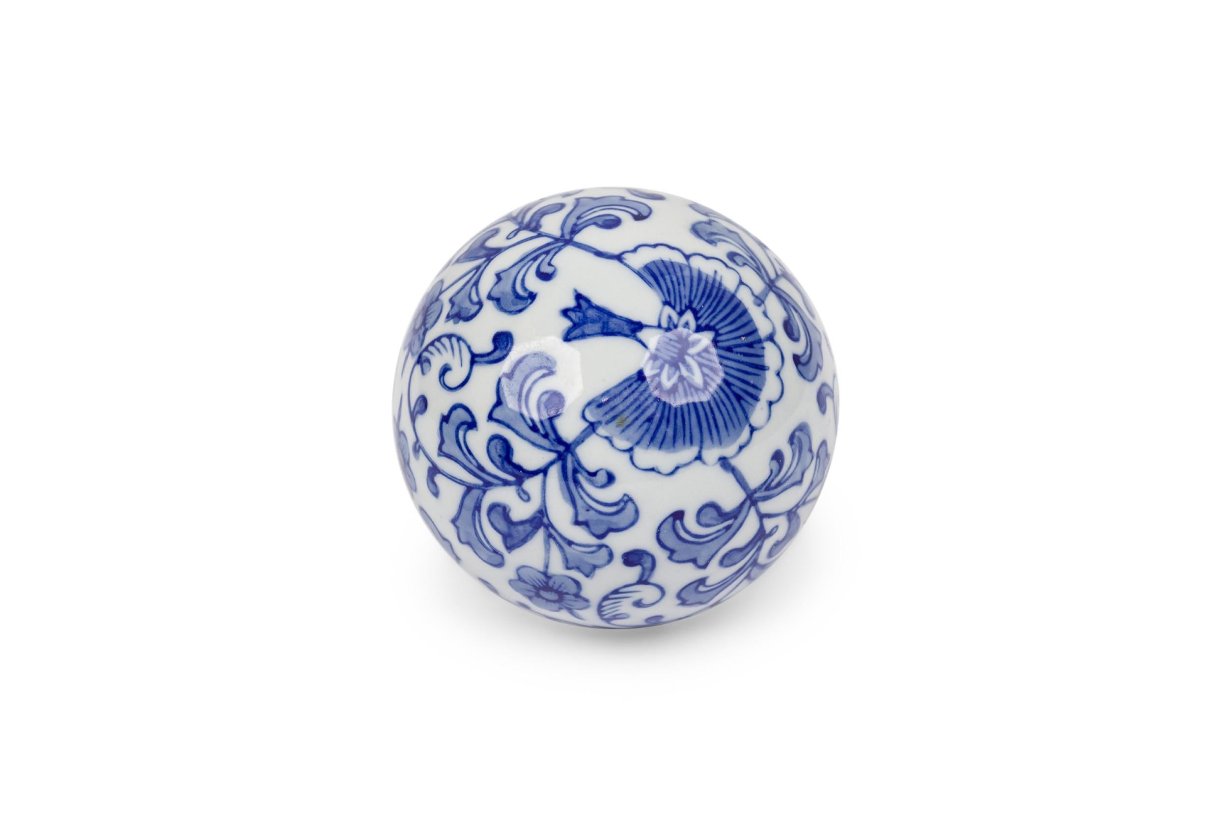 25 Vintage Chinese Style Blue and White Ceramic Decorative Balls For Sale 9