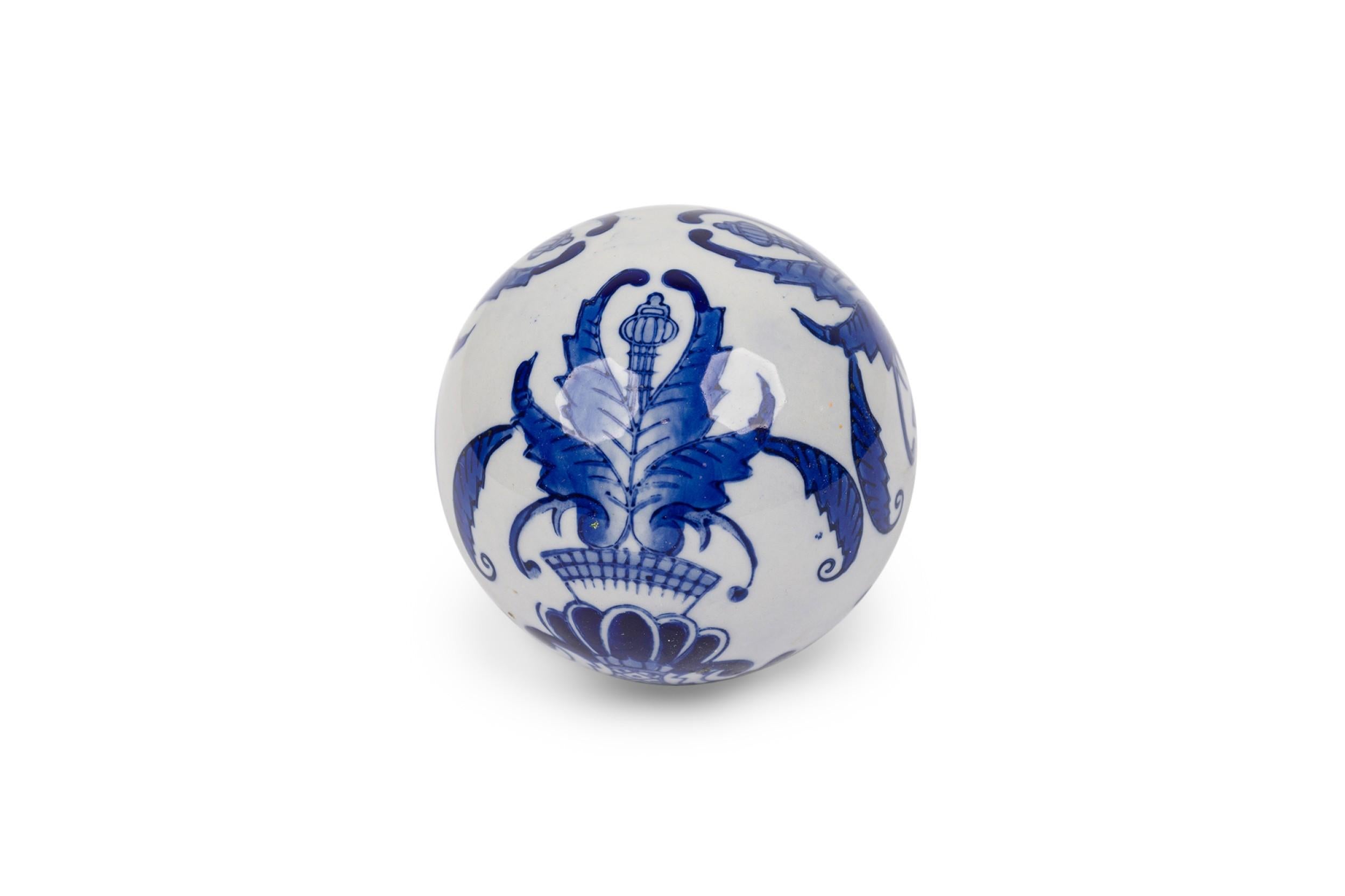 Chinese Export 25 Vintage Chinese Style Blue and White Ceramic Decorative Balls For Sale