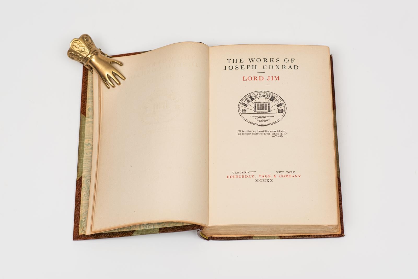 24 volumes. Joseph Conrad, Les œuvres Bon état - En vente à New York, NY