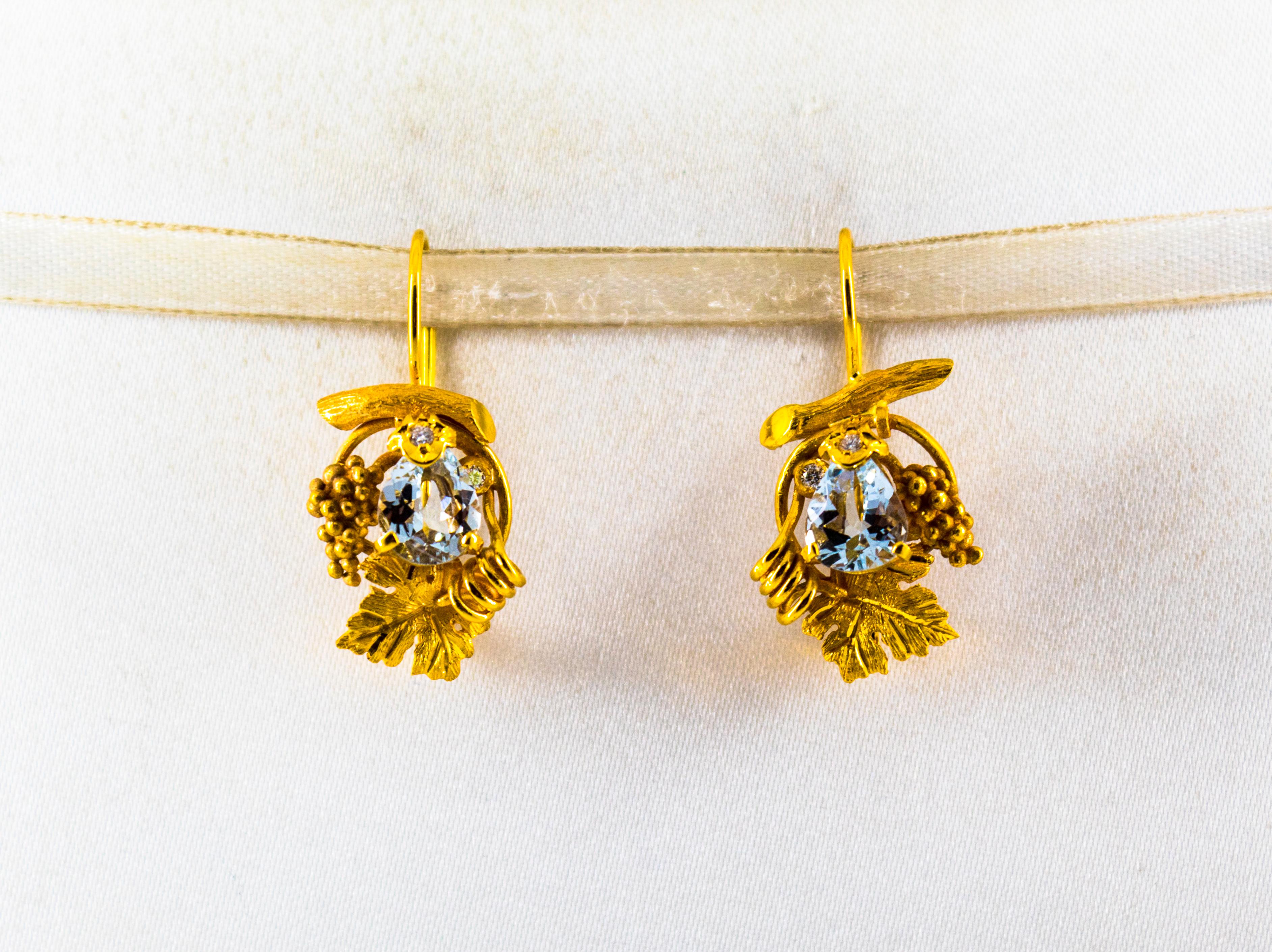 These Earrings are made of 14K Yellow Gold.
These Earrings have 0.12 Carats of White Diamonds.
These Earrings have 2.40 Carats of Aquamarine.
These Earrings are available also with Tanzanite.
These Earrings are inspired by Art Nouveau.
All our