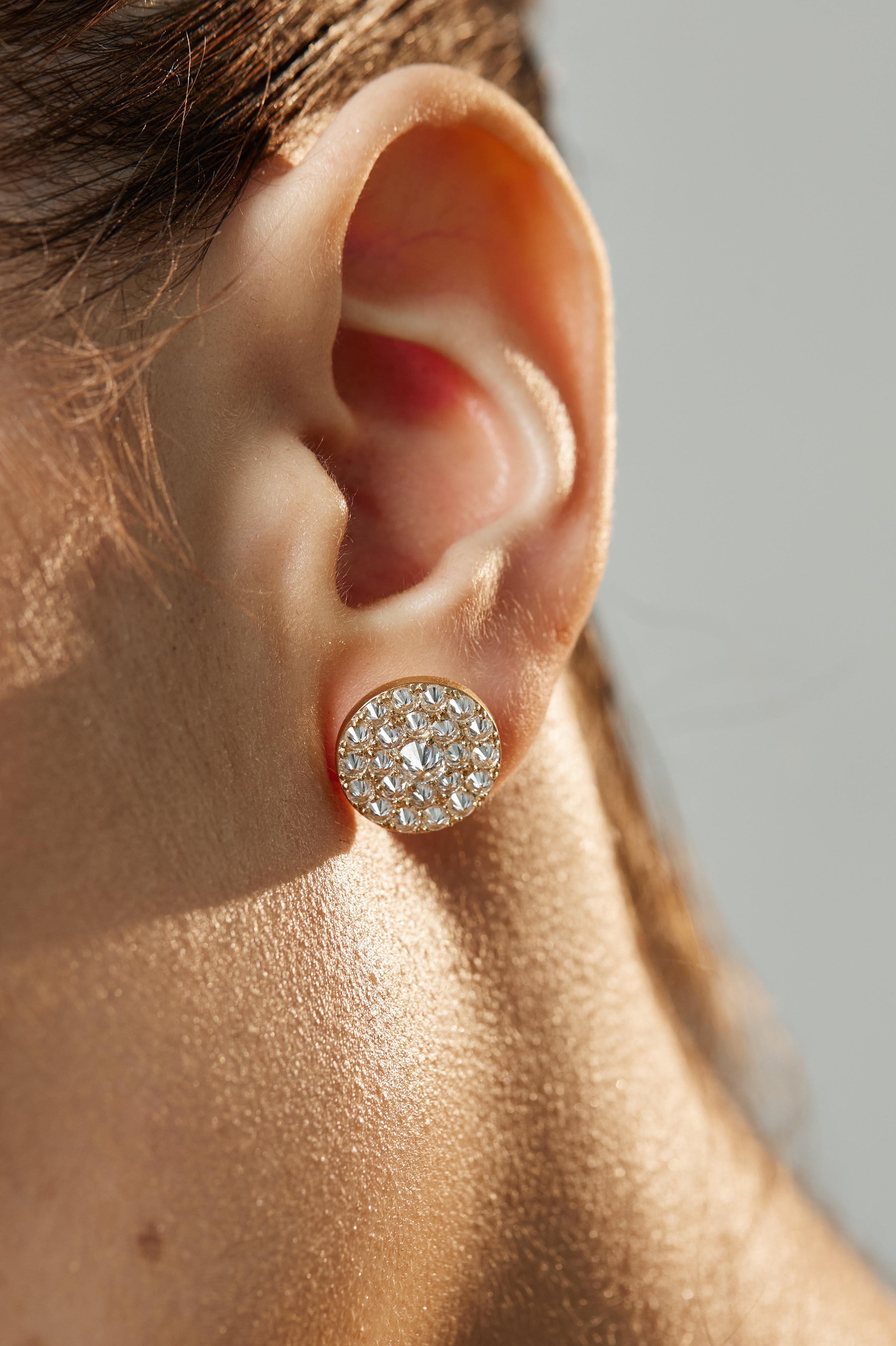 Brilliant Cut 2.40 Carat Canadian Diamond Multi-Stone Gold Stud Earrings For Sale