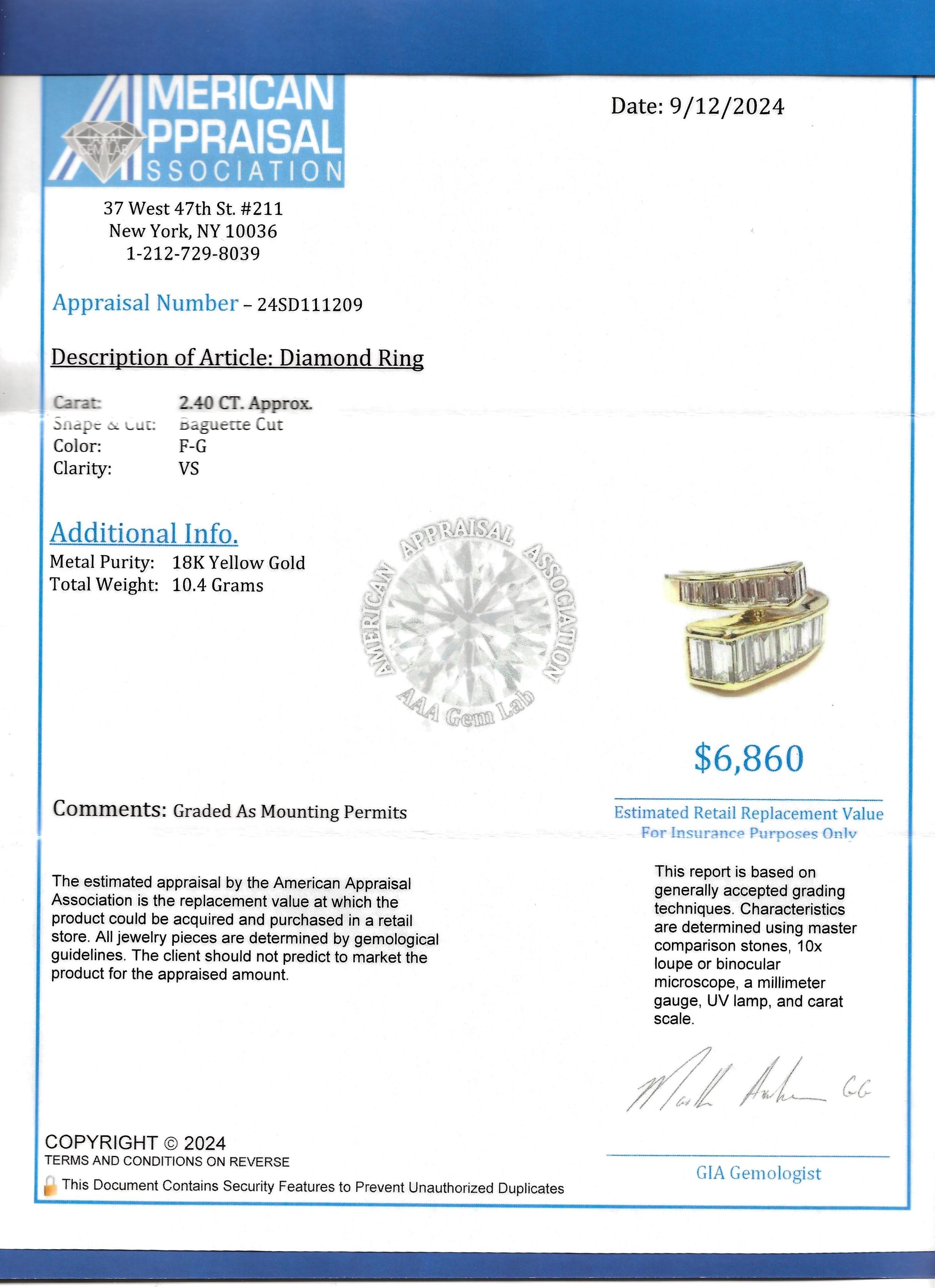 Bague bypass en or jaune 18 carats sertie de diamants baguettes de 2,40 carats en vente 9