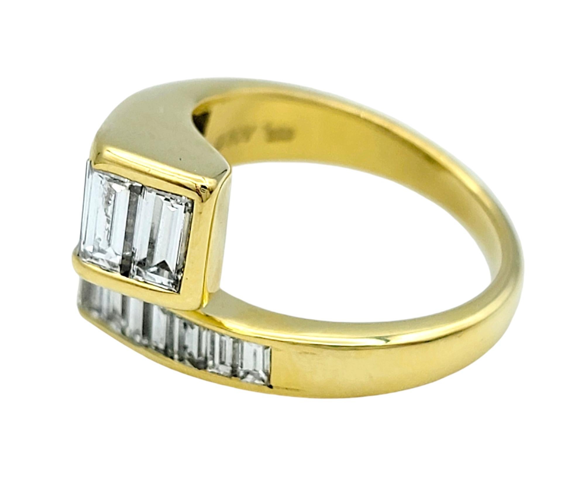 Bague bypass en or jaune 18 carats sertie de diamants baguettes de 2,40 carats Bon état - En vente à Scottsdale, AZ