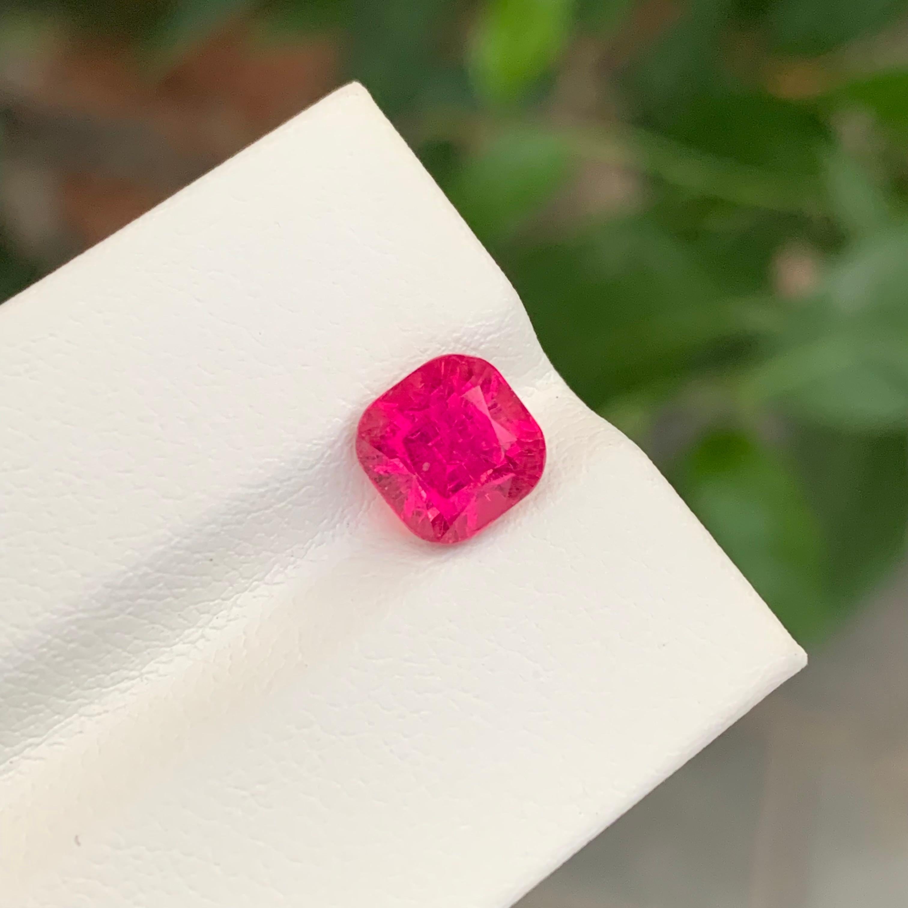 Elegante Turmalina Rubelita Suelta de 2,40 Quilates Artes y manualidades en venta