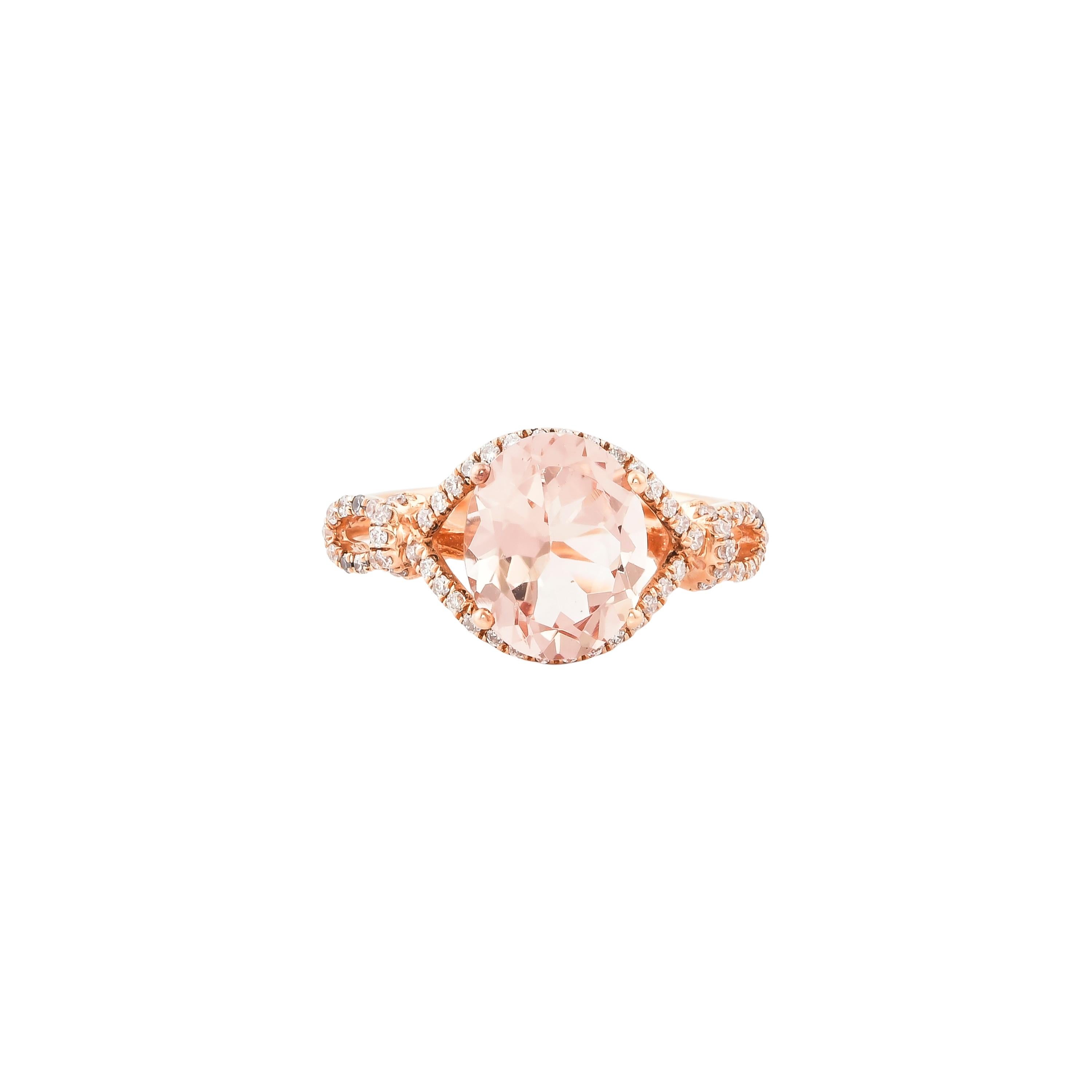 Contemporary 2.40 Carat Morganite and Diamond Ring in 18 Karat Rose Gold For Sale