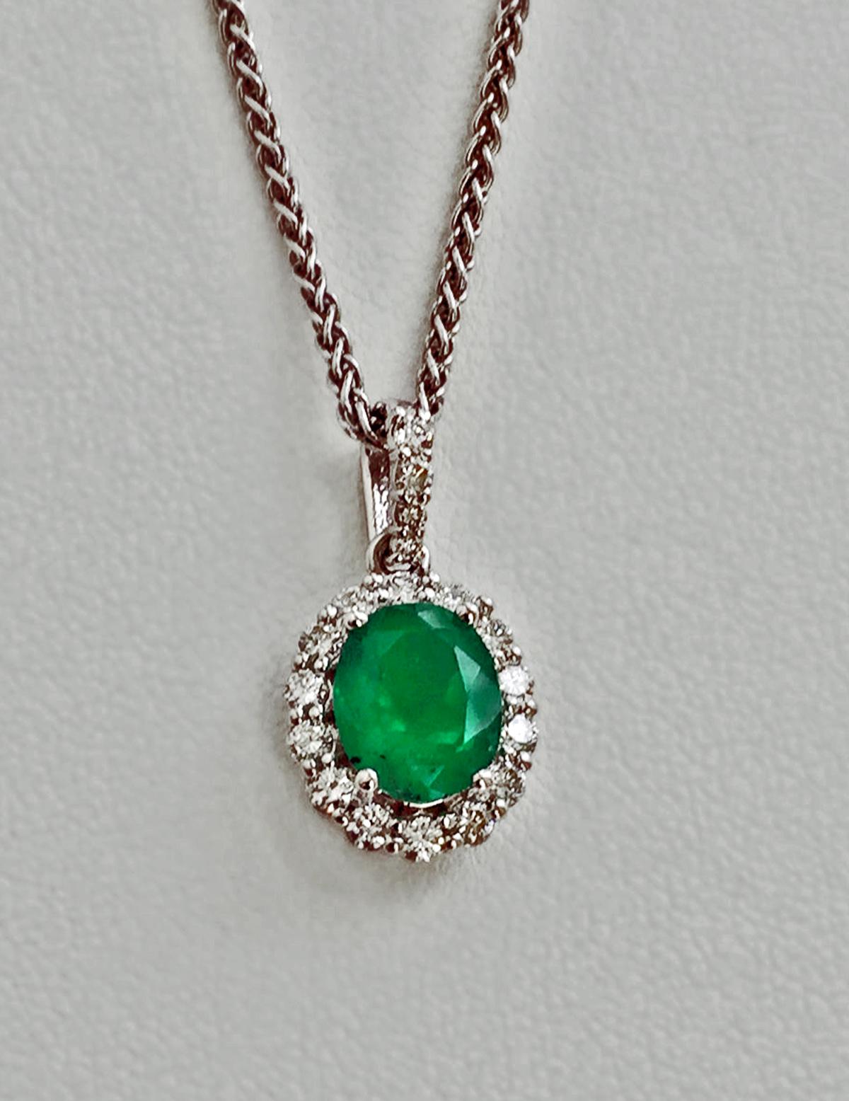 2.40 Carat Natural Colombian Emerald Diamond Pendant Necklace 14 Karat 1