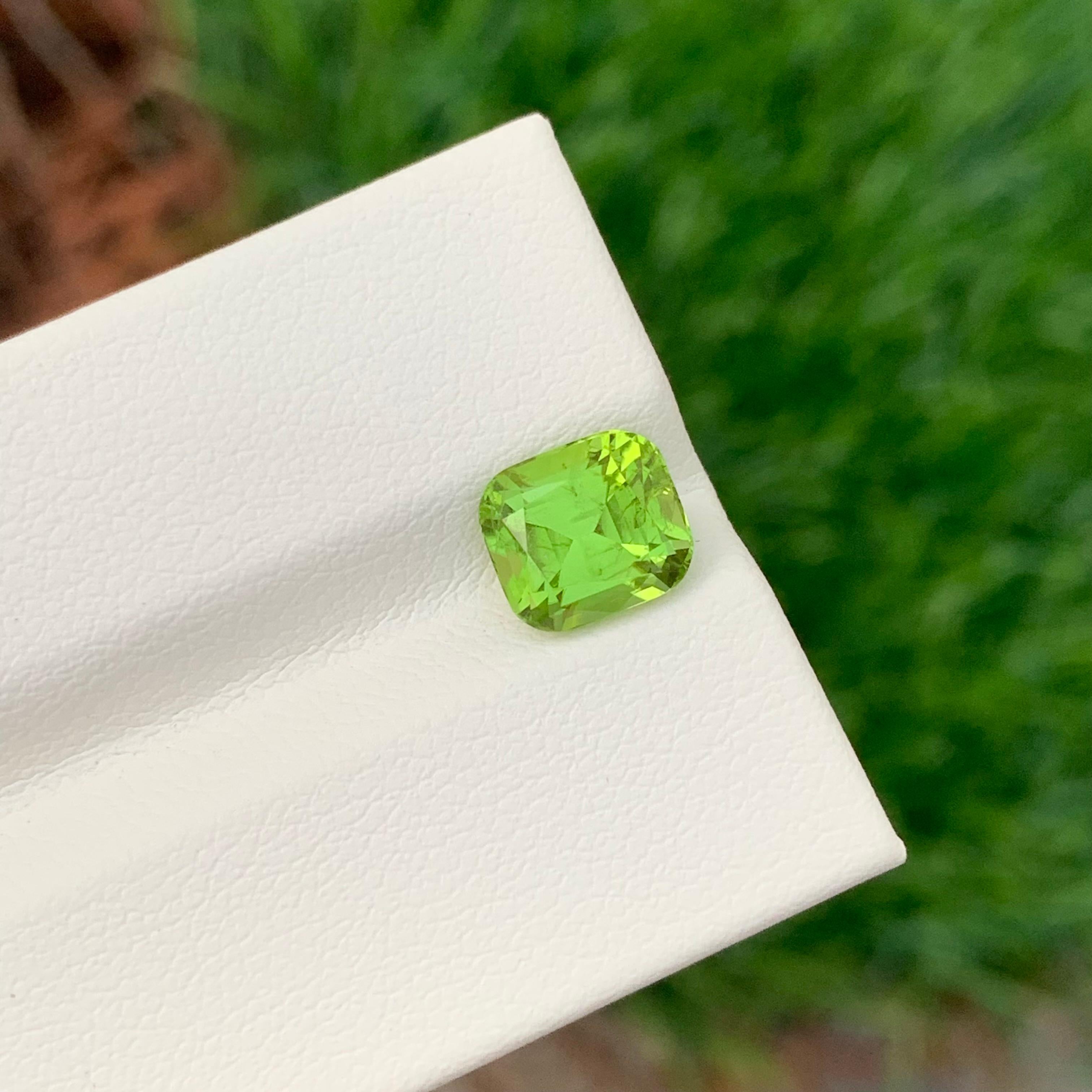 2.40 Carat Natural Loose Apple Green Colour Peridot Cushion Shape Gemstone In New Condition For Sale In Peshawar, PK