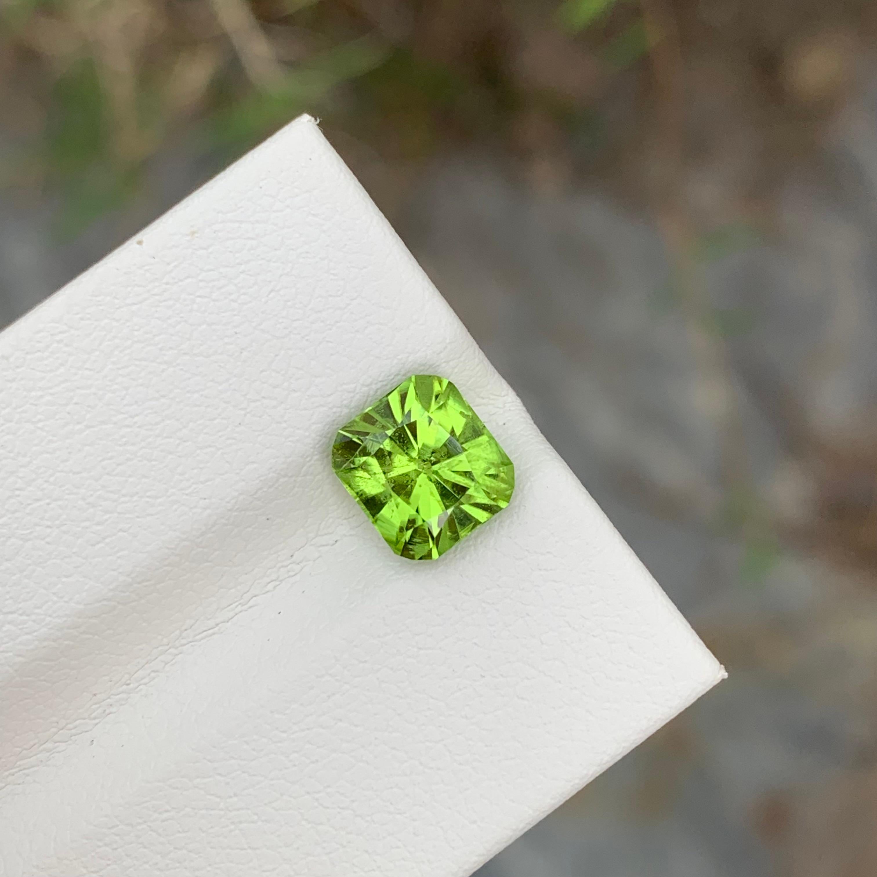 Arts and Crafts 2.40 Carat Natural Apple Green Loose Peridot Cushion Shape Gem For Jewellery  For Sale