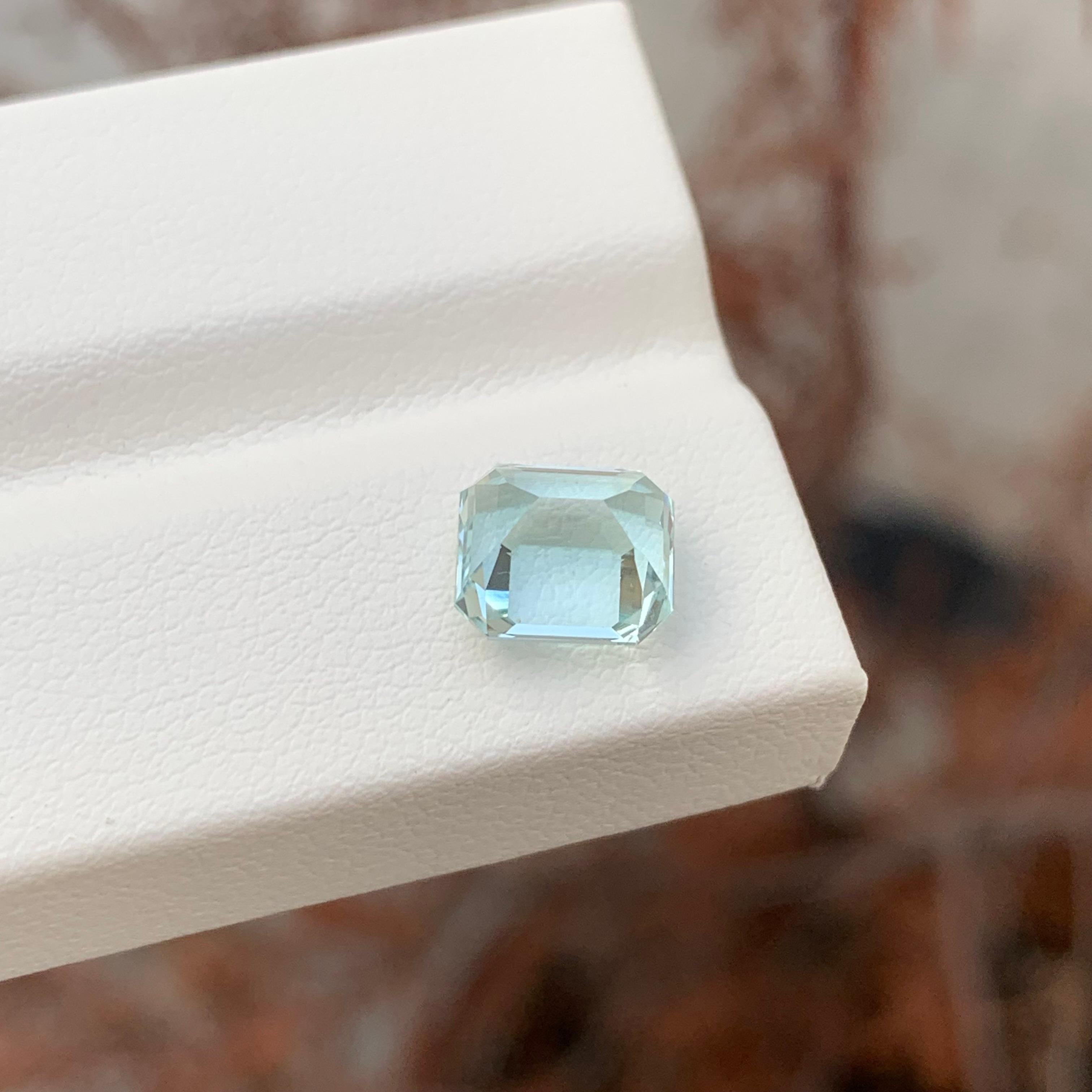 2.40 Karat natürlicher loser Aquamarin Smaragd Form Edelstein im Angebot 4
