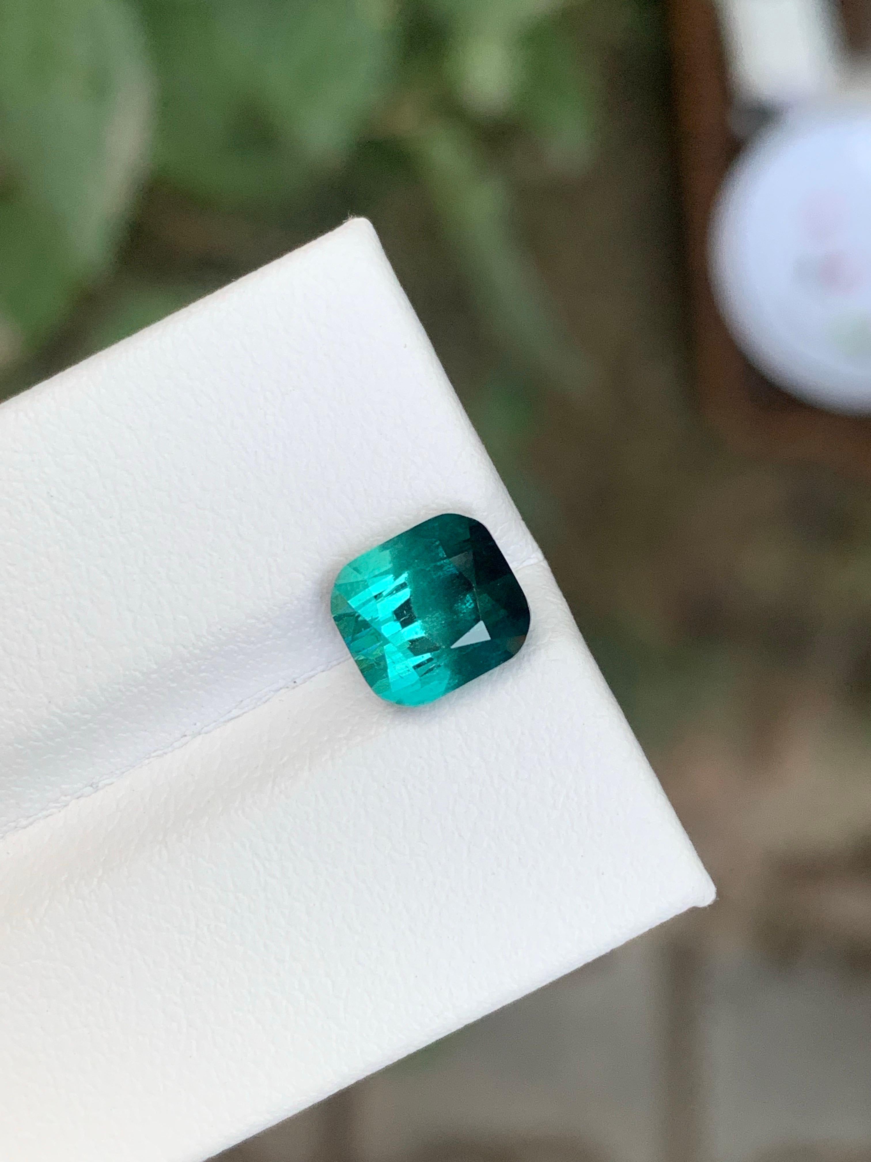 2.40 Karat natürlicher loser zweifarbiger Turmalin in Kissenform Edelstein (Kissenschliff) im Angebot