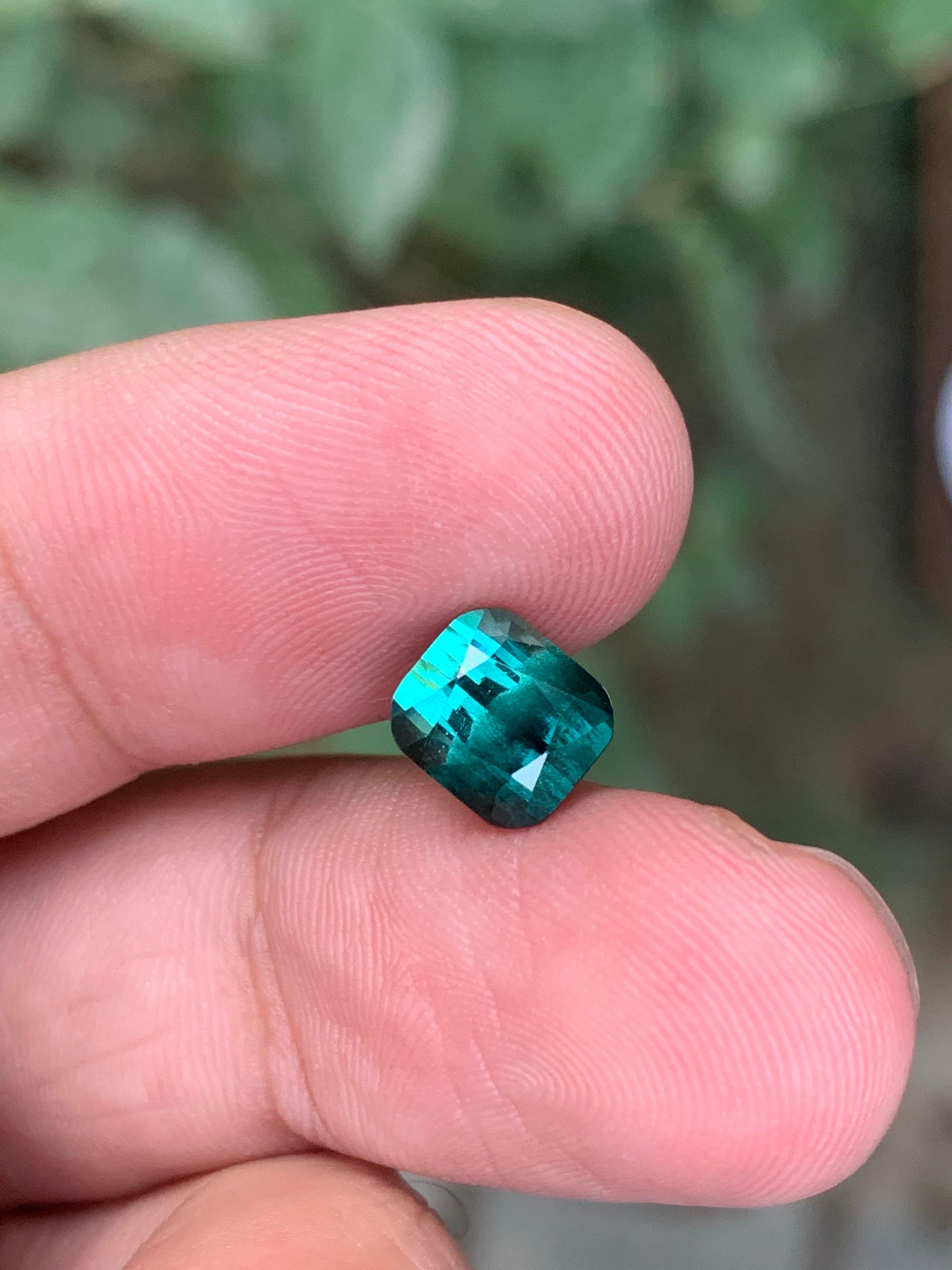 2.40 Karat natürlicher loser zweifarbiger Turmalin in Kissenform Edelstein für Damen oder Herren im Angebot