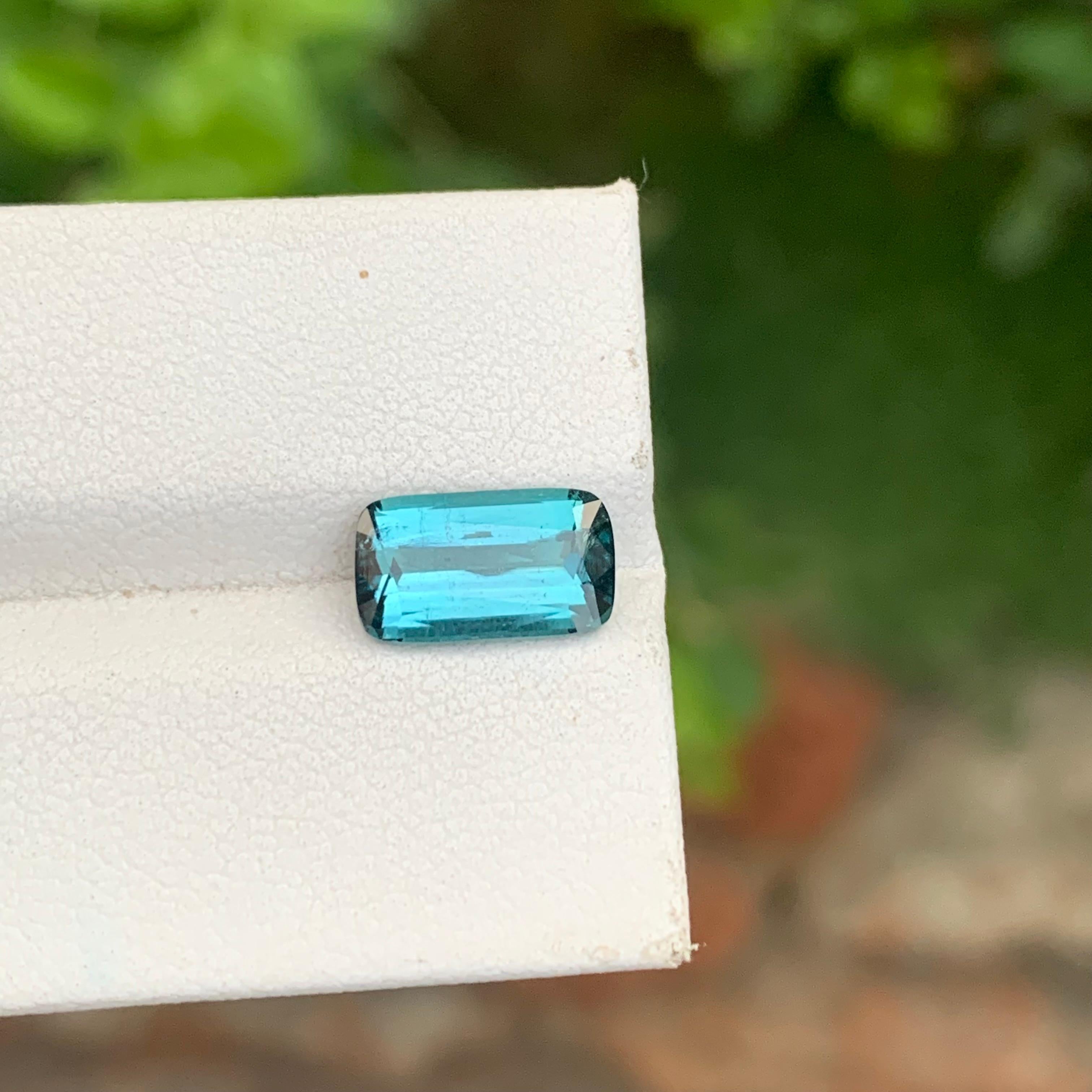 2.40 Carat Natural Loose Blue Seafoam Tourmaline Long Cushion Shape Gemstone (pierre précieuse en forme de coussin) Unisexe en vente