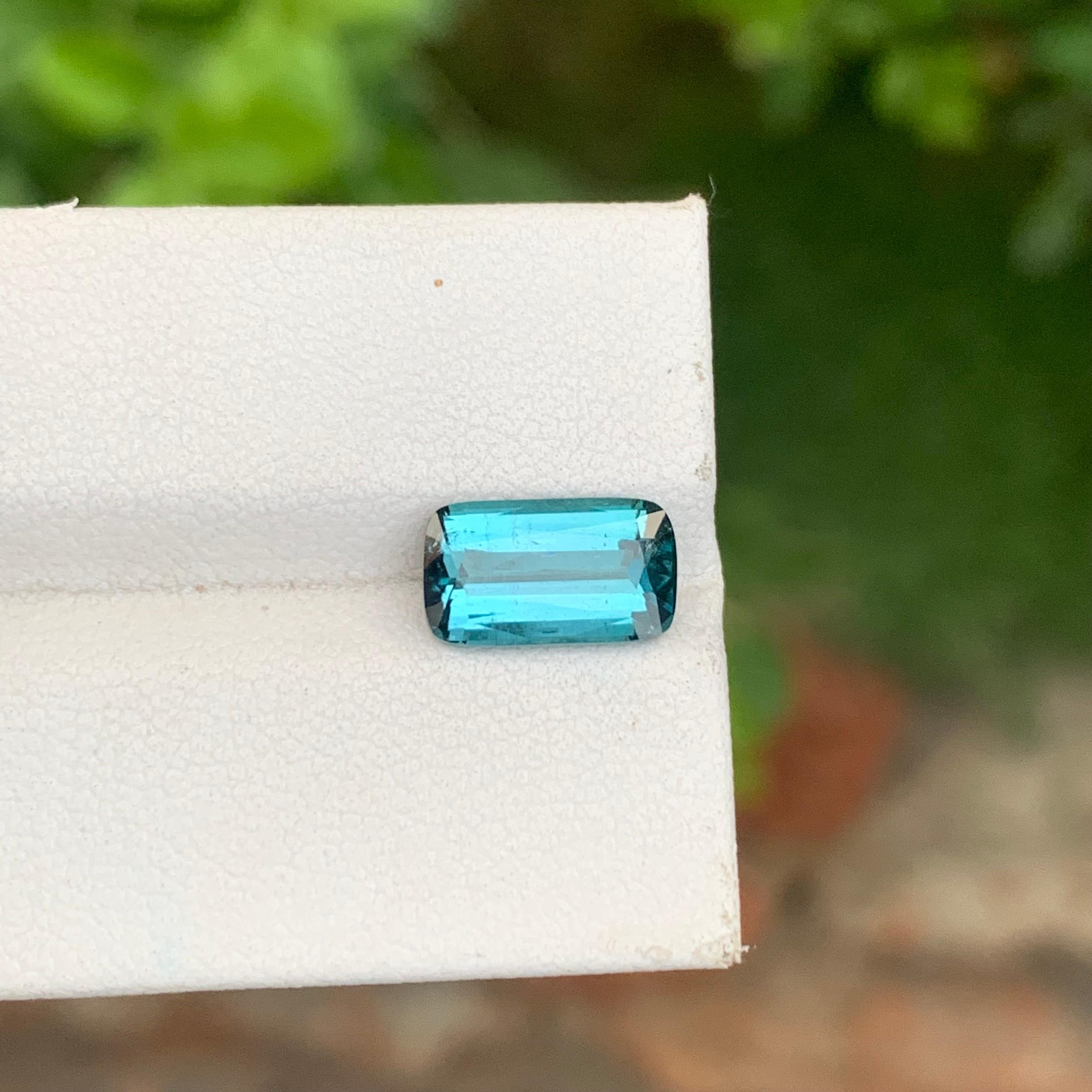 2.40 Carat Natural Loose Blue Seafoam Tourmaline Long Cushion Shape Gemstone (pierre précieuse en forme de coussin) en vente 1