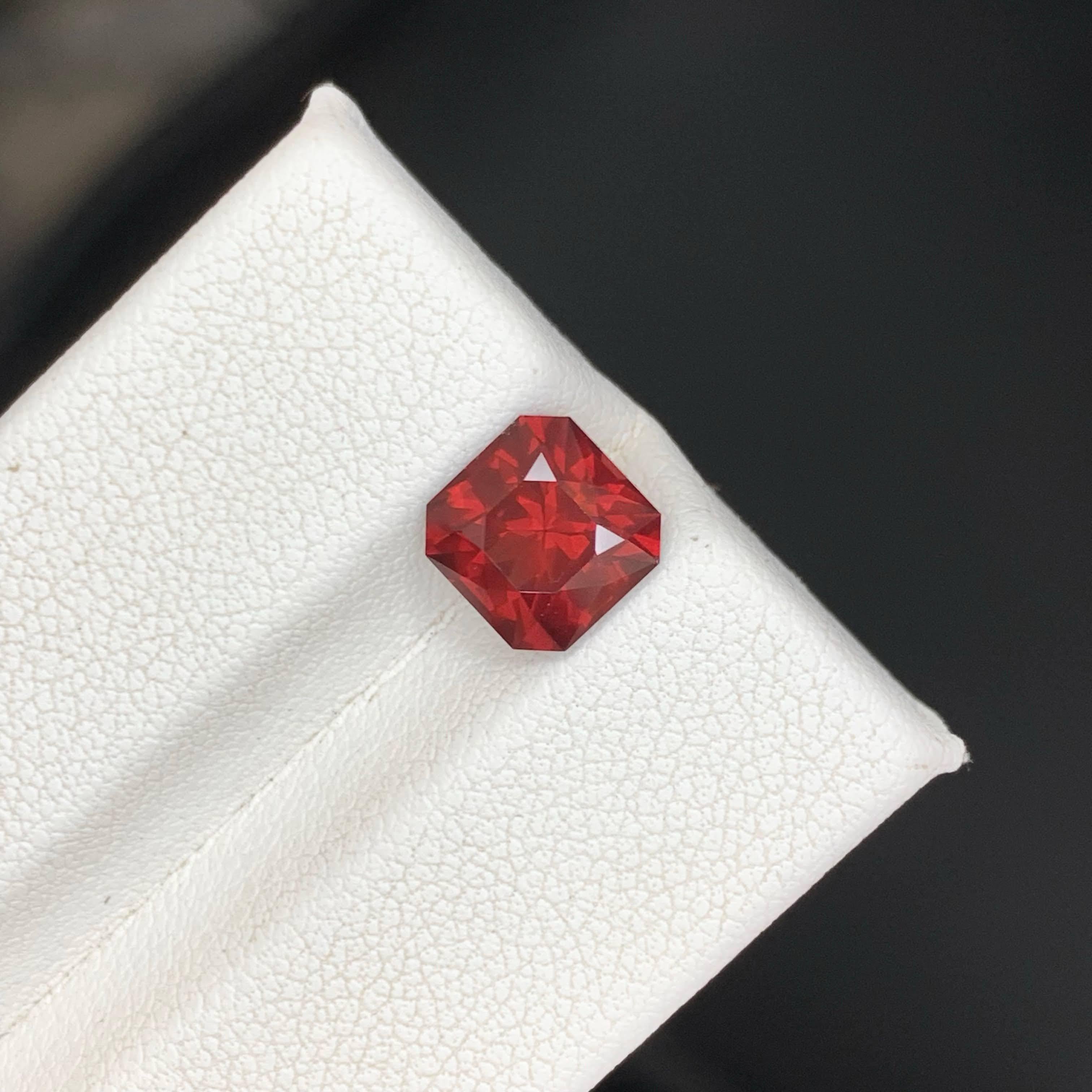 2,40 Karat Natürlicher loser leuchtend roter Granat Stein Asscher Schliff Tansanischer Edelstein (Asscher-Schliff) im Angebot