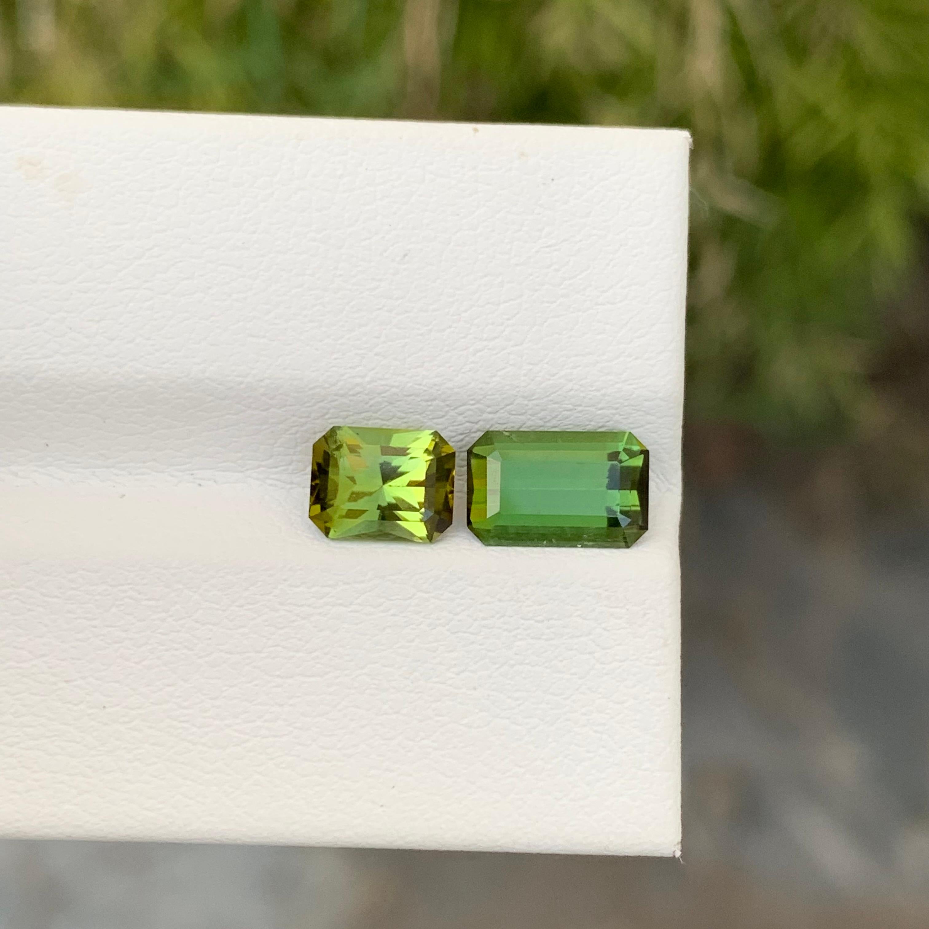 2.40 Carat Natural Loose Dual Tourmaline For Jewellery Making In New Condition For Sale In Peshawar, PK